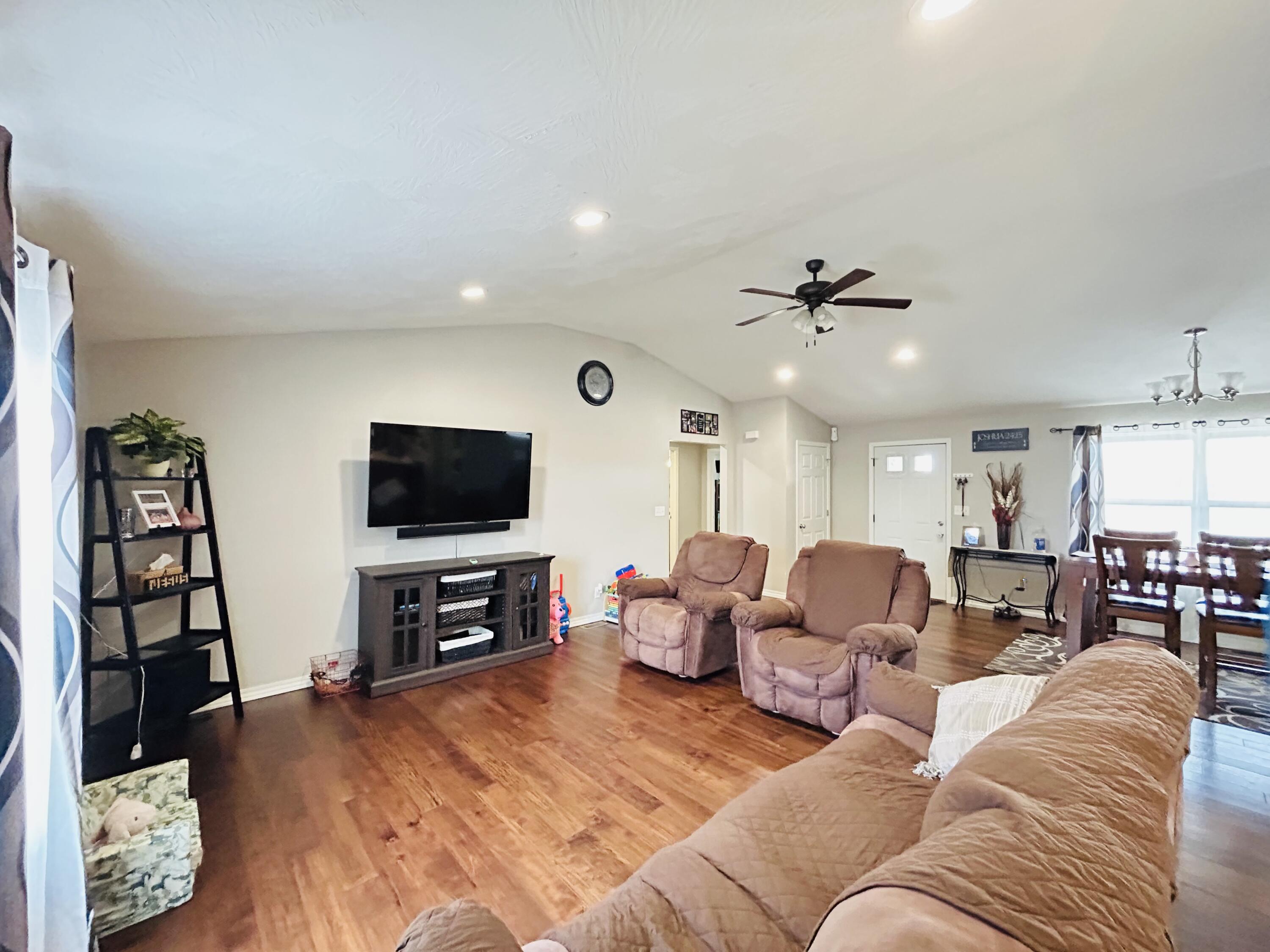 8835 Lawrence 2220 Property Photo 24