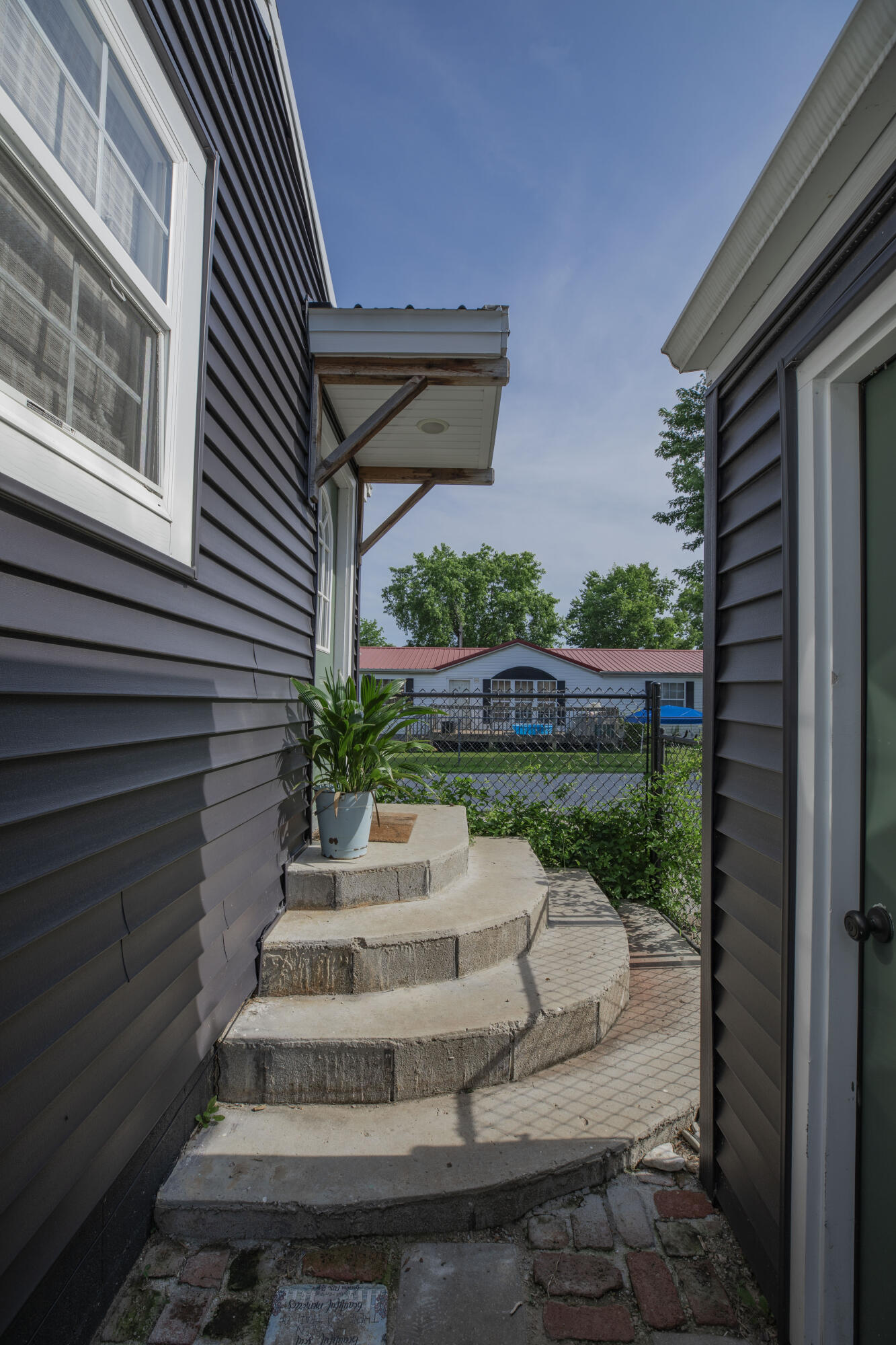 600 South Street Property Photo 35