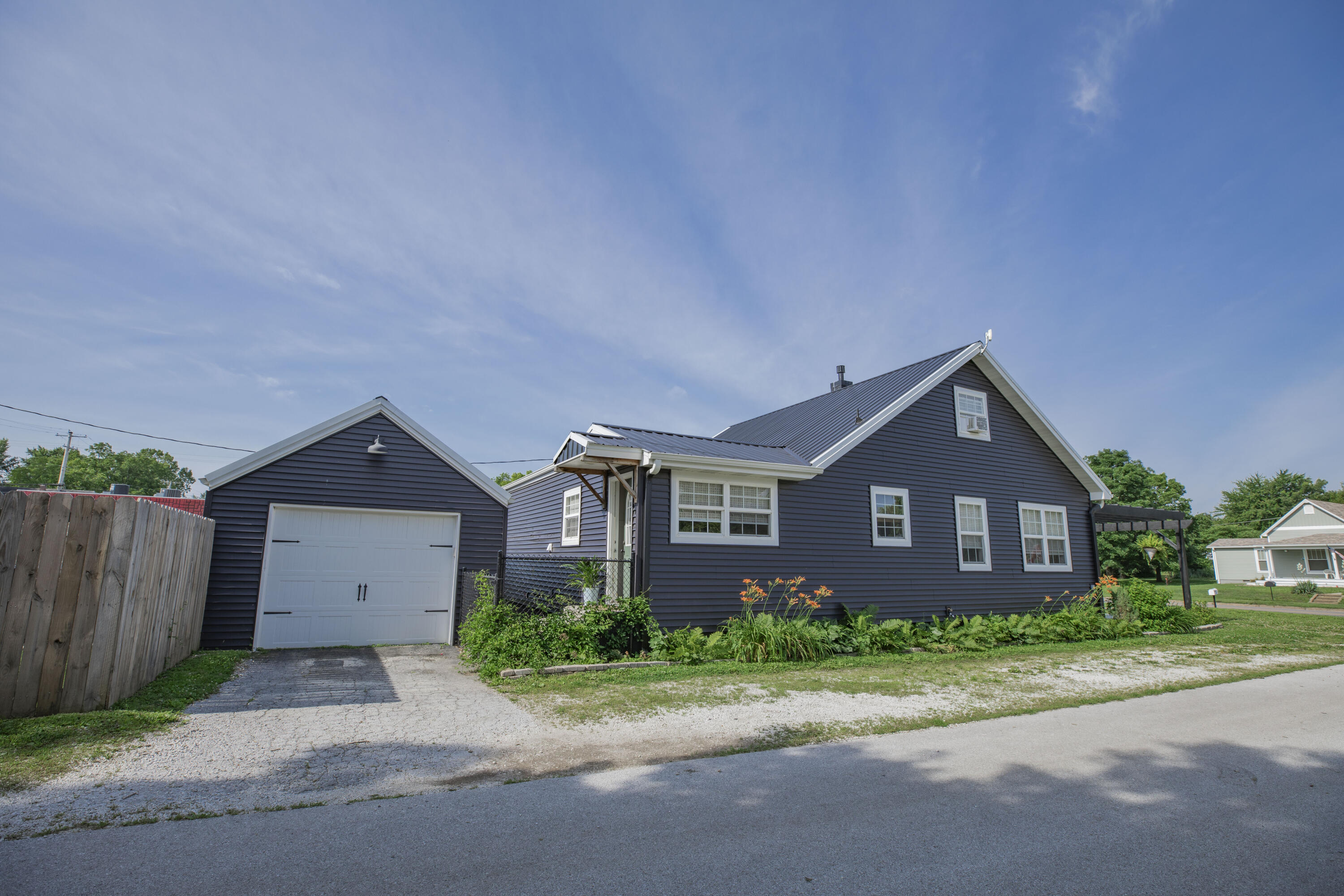 600 South Street Property Photo 42