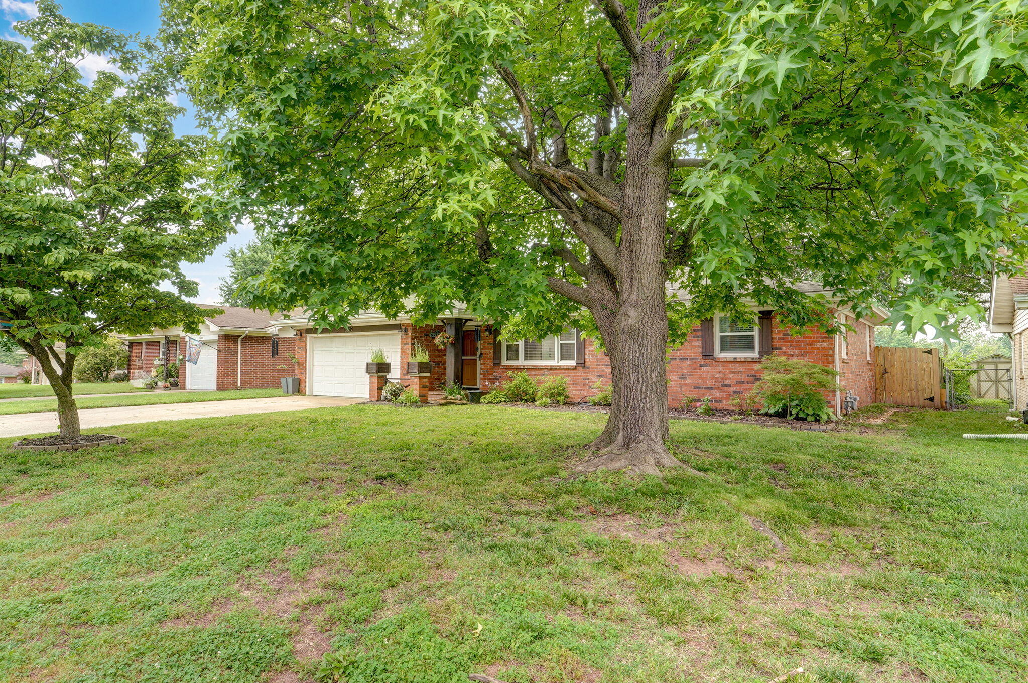 3449 North Rogers Avenue Property Photo 3