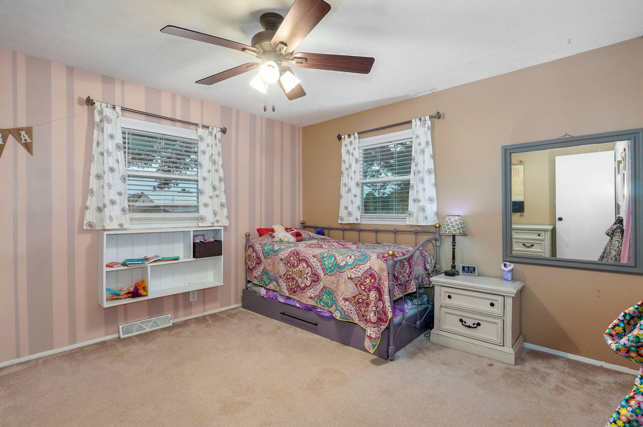 3449 North Rogers Avenue Property Photo 10