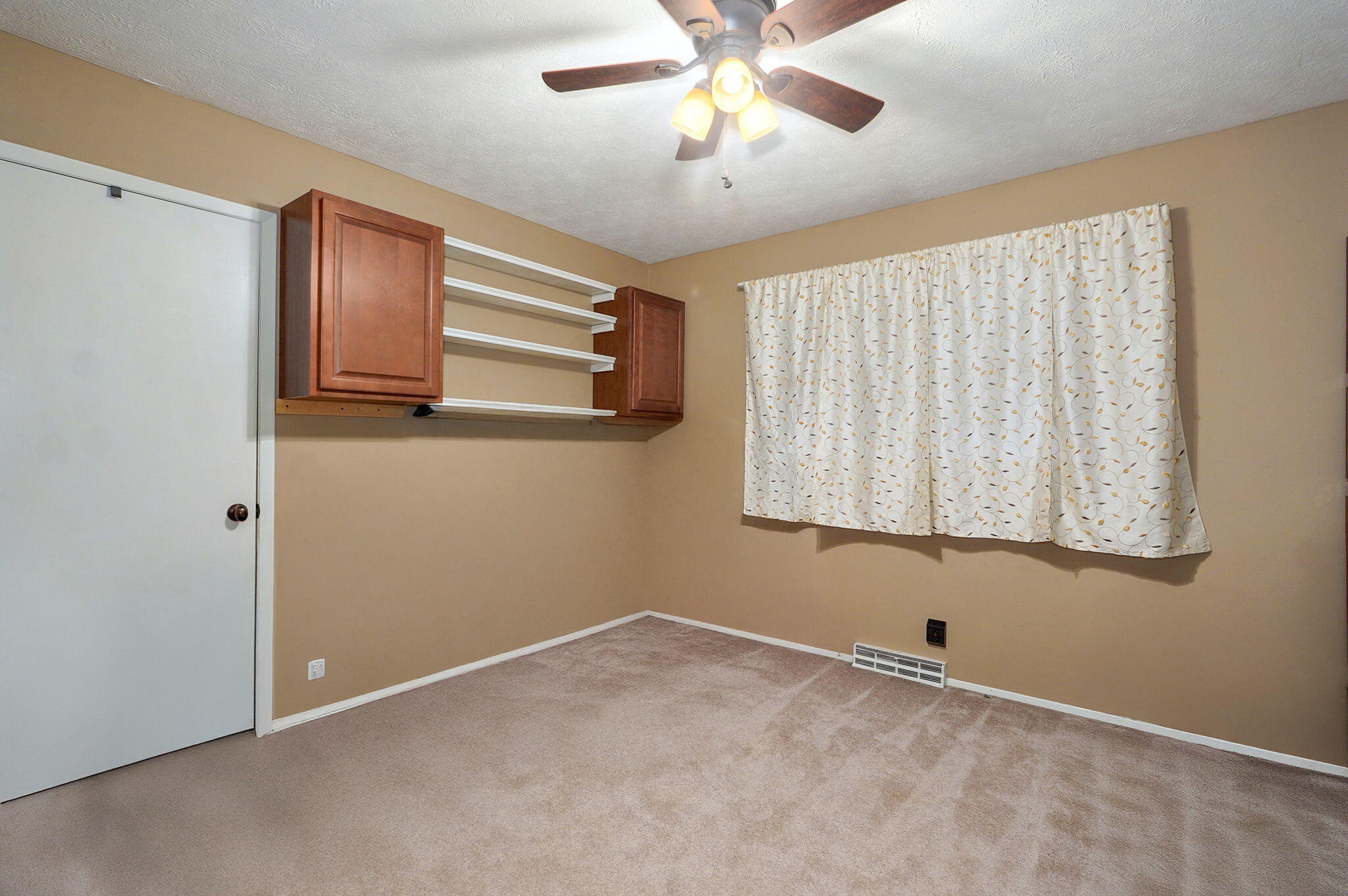 3449 North Rogers Avenue Property Photo 12
