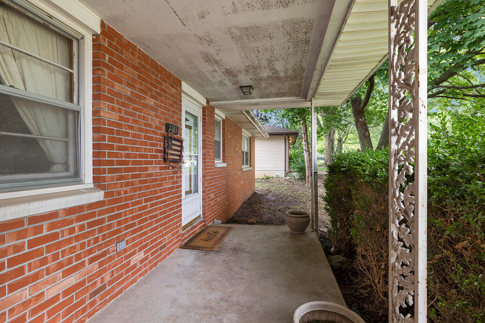 2215 East Sharon Property Photo 2