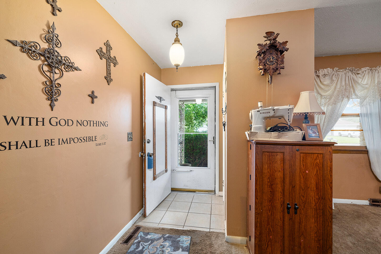 2215 East Sharon Property Photo 4