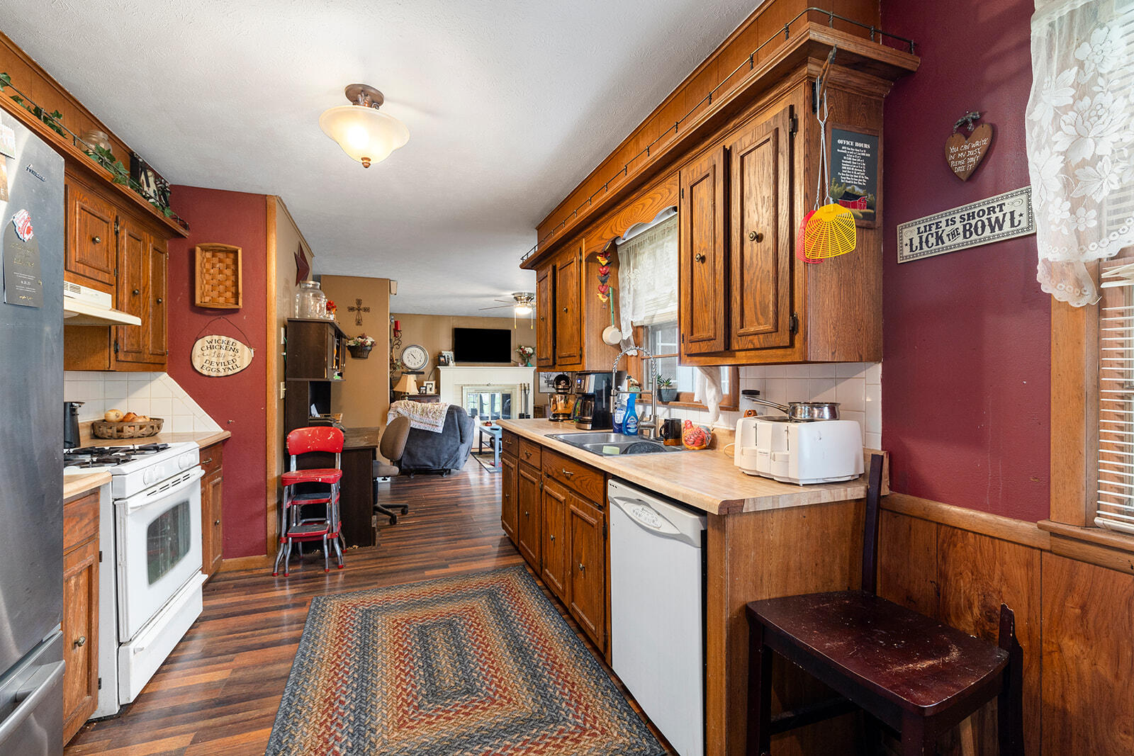 2215 East Sharon Property Photo 6