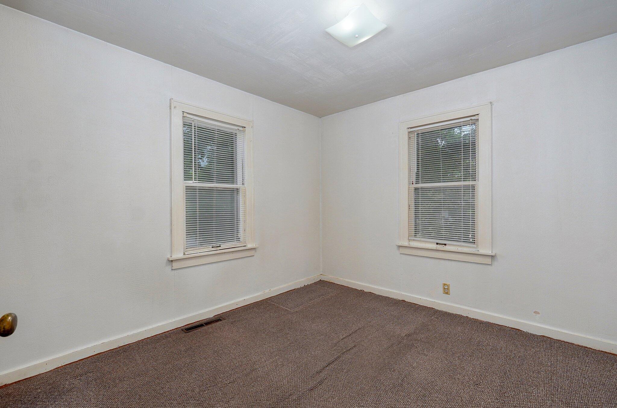 408 South 8th Avenue Property Photo 6