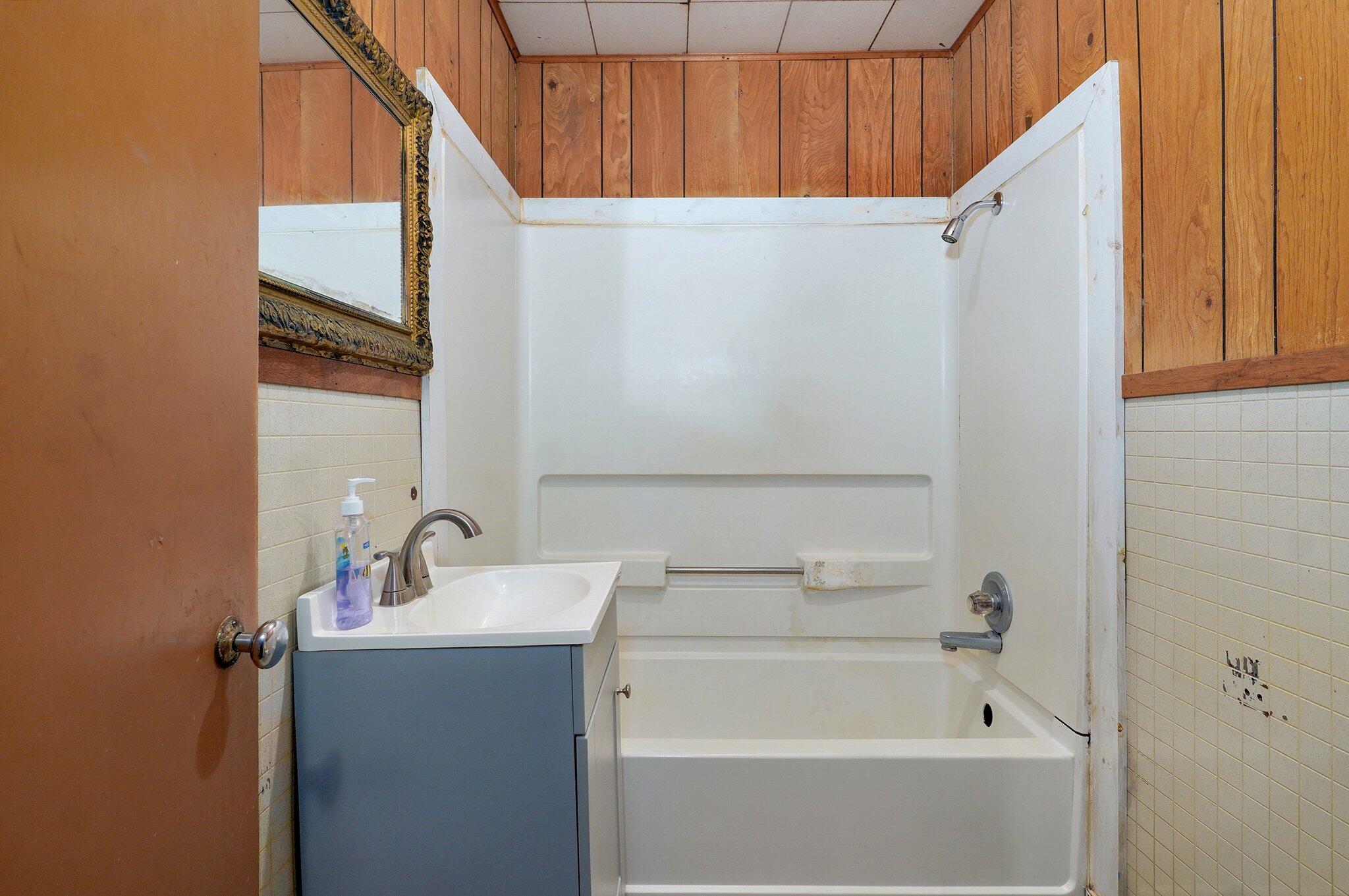 408 South 8th Avenue Property Photo 8