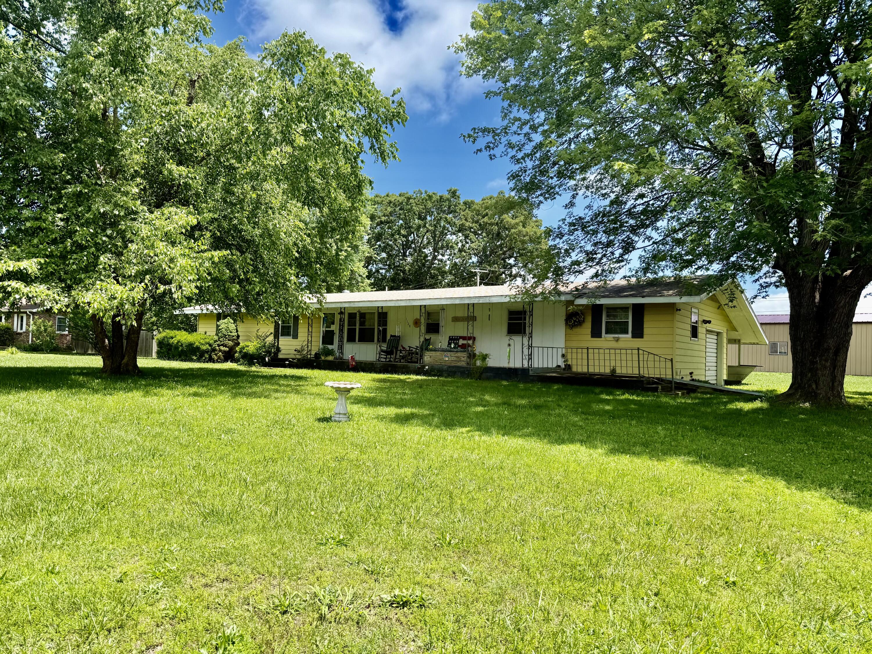 1128 East Crest Drive Property Photo 1