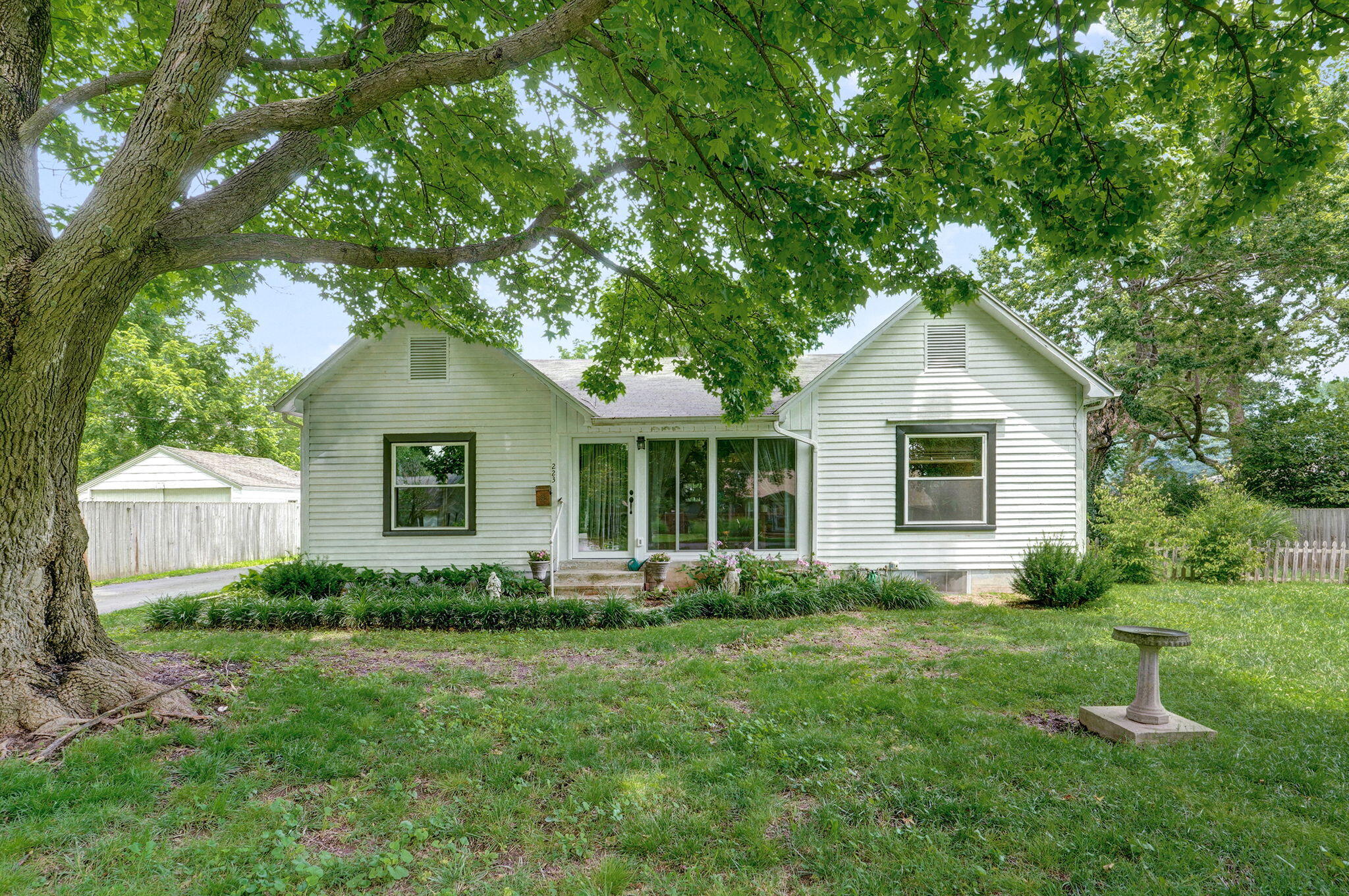 223 East Mill Street Property Photo 1