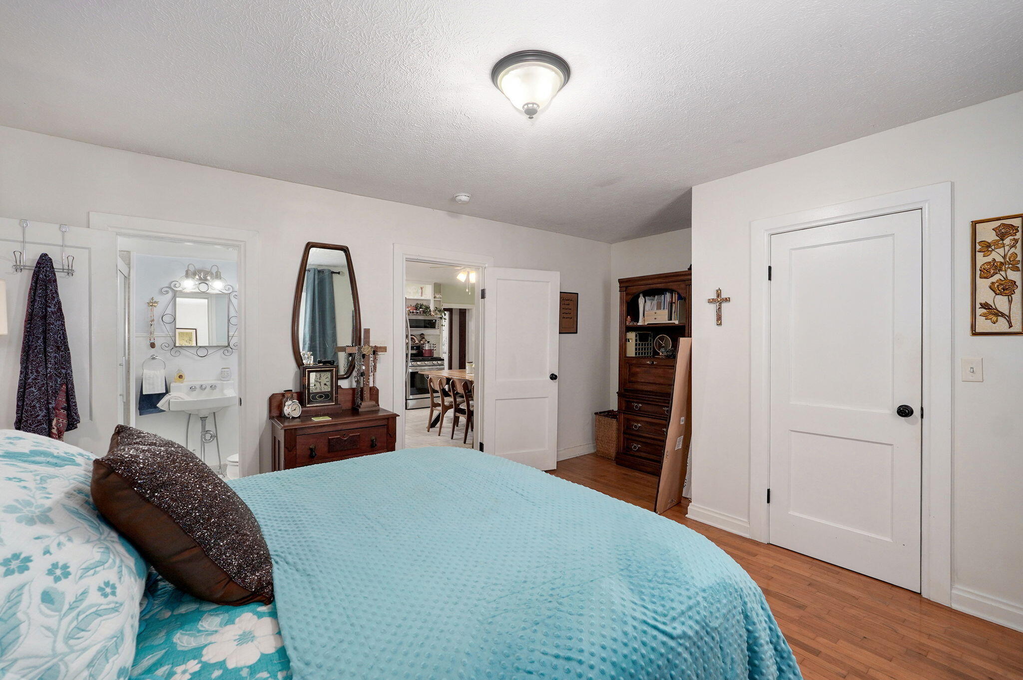 223 East Mill Street Property Photo 16