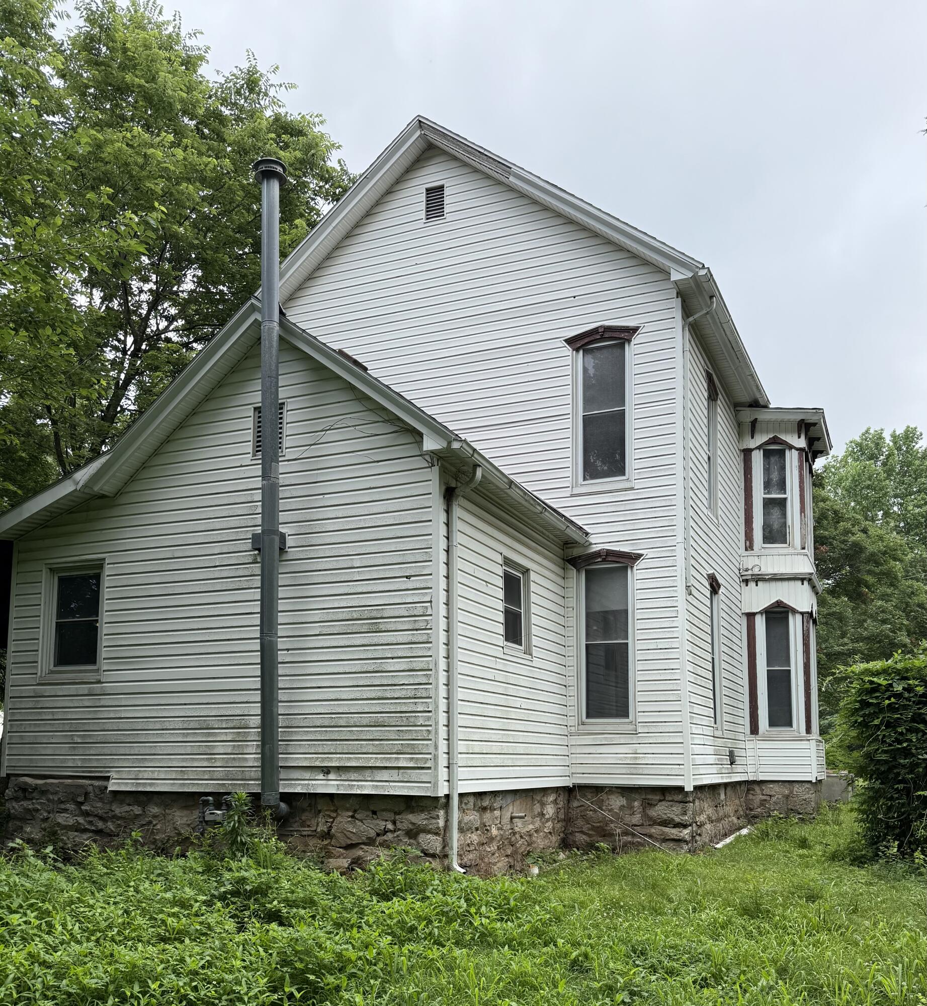 405 North Walnut Street Property Photo 2