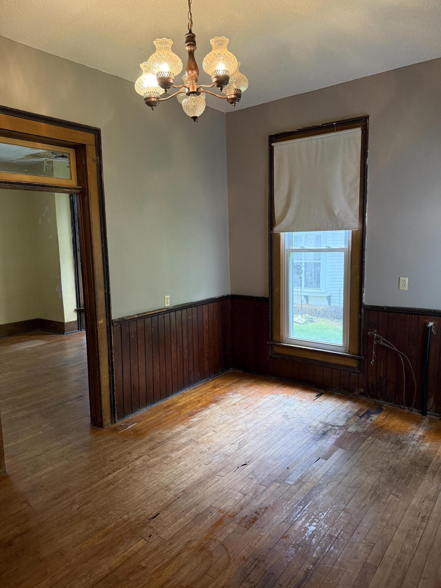 405 North Walnut Street Property Photo 4
