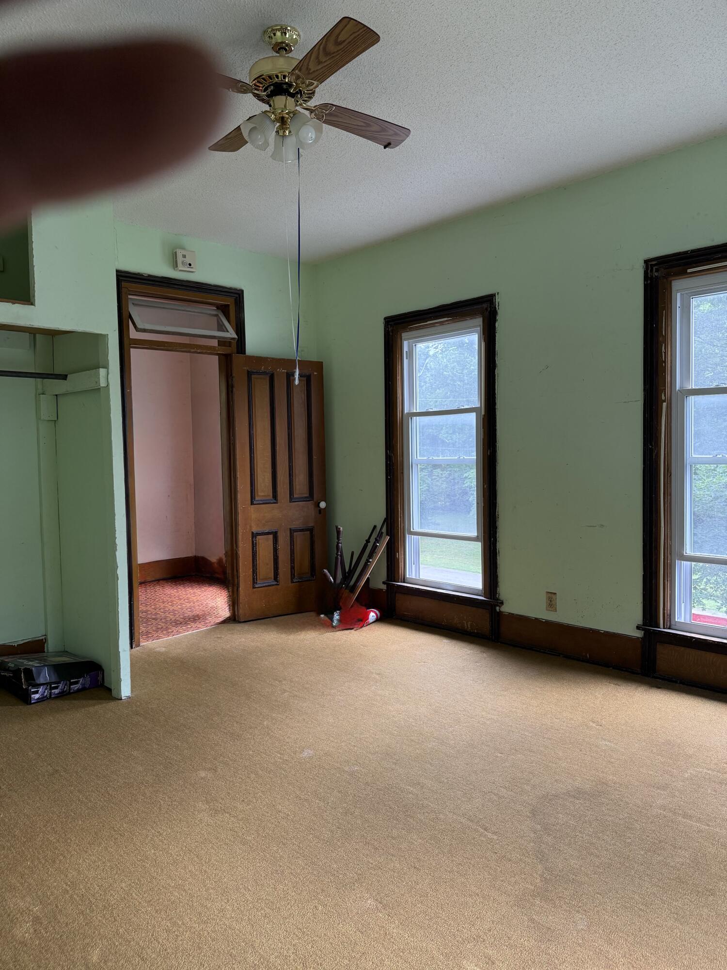 405 North Walnut Street Property Photo 12