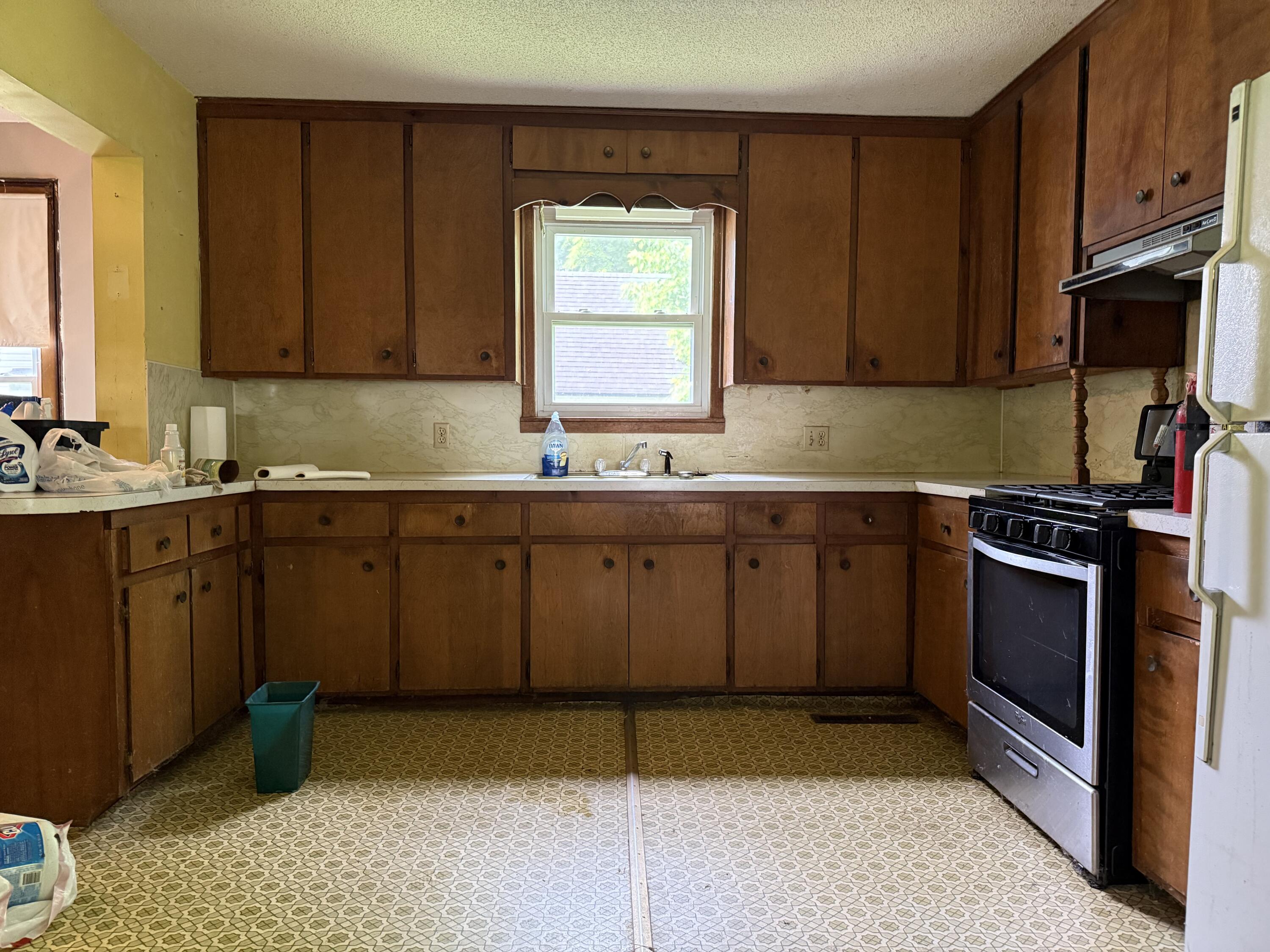 405 North Walnut Street Property Photo 14