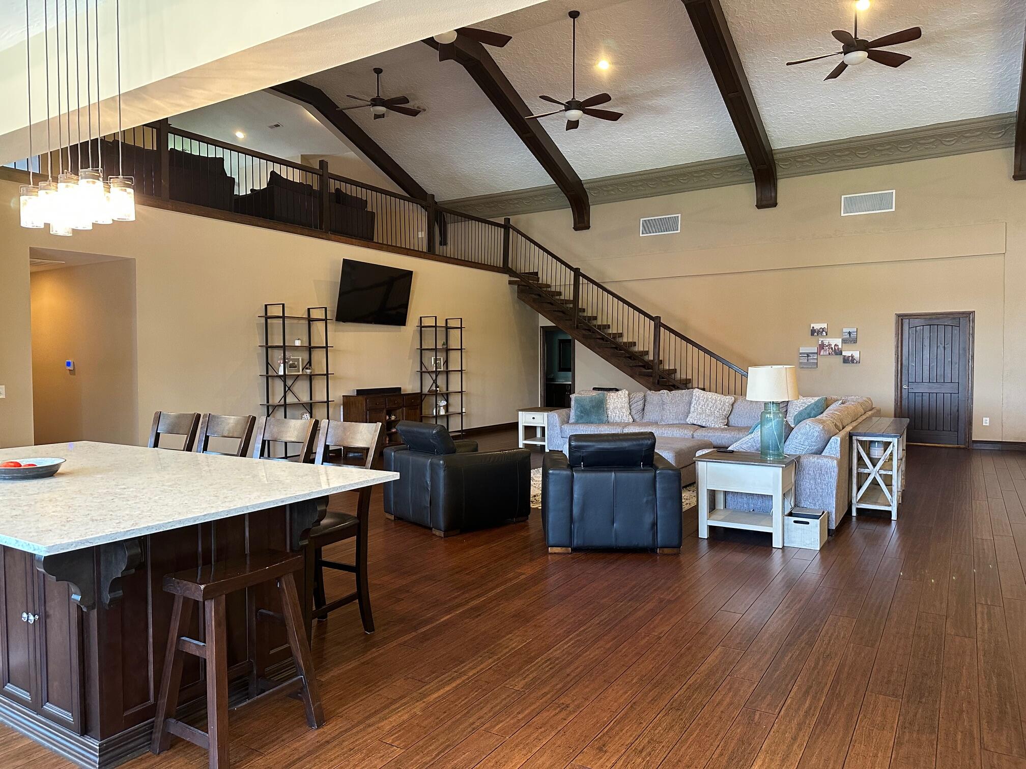 201 East Church Street Property Photo 8