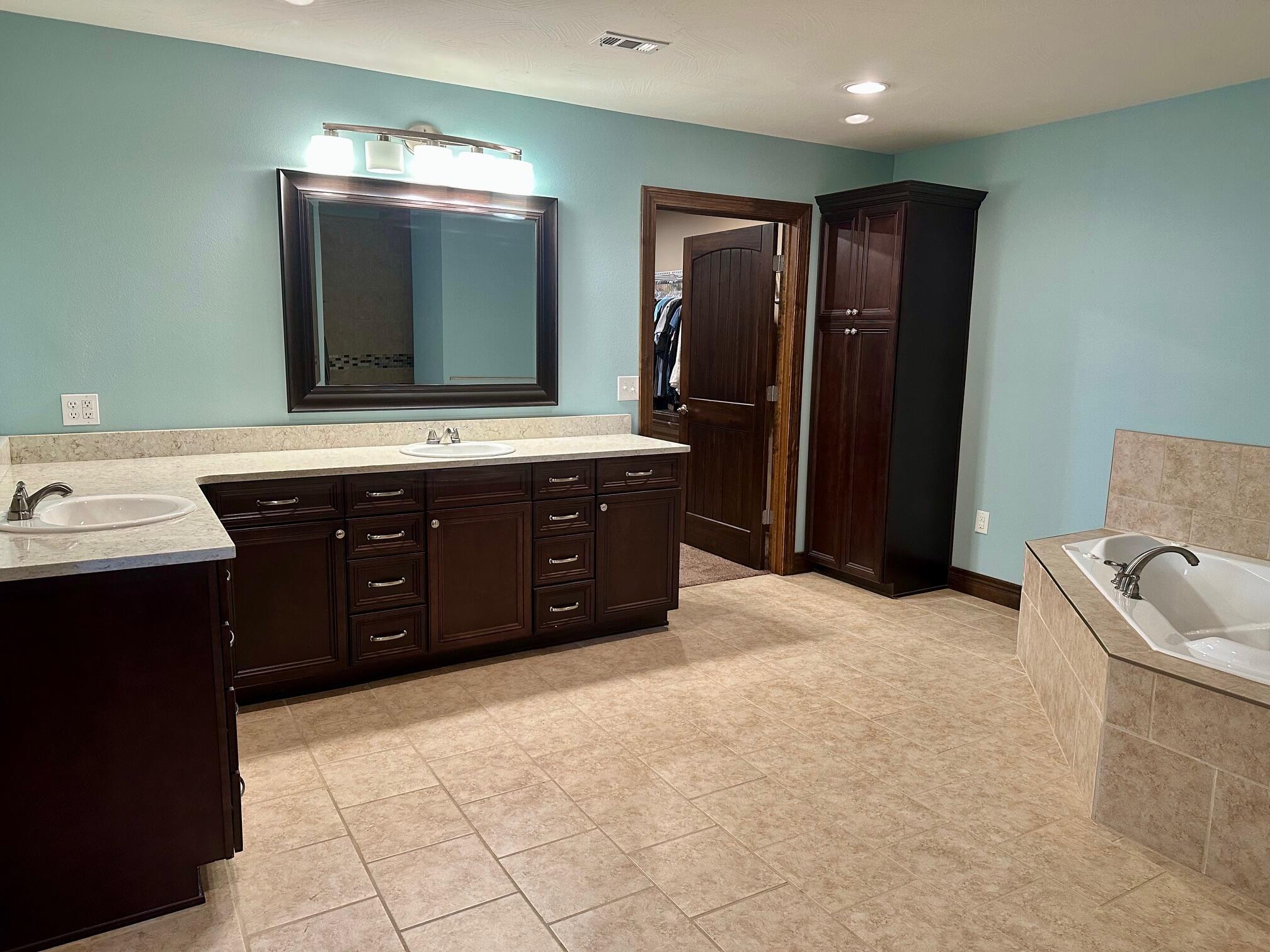 201 East Church Street Property Photo 10