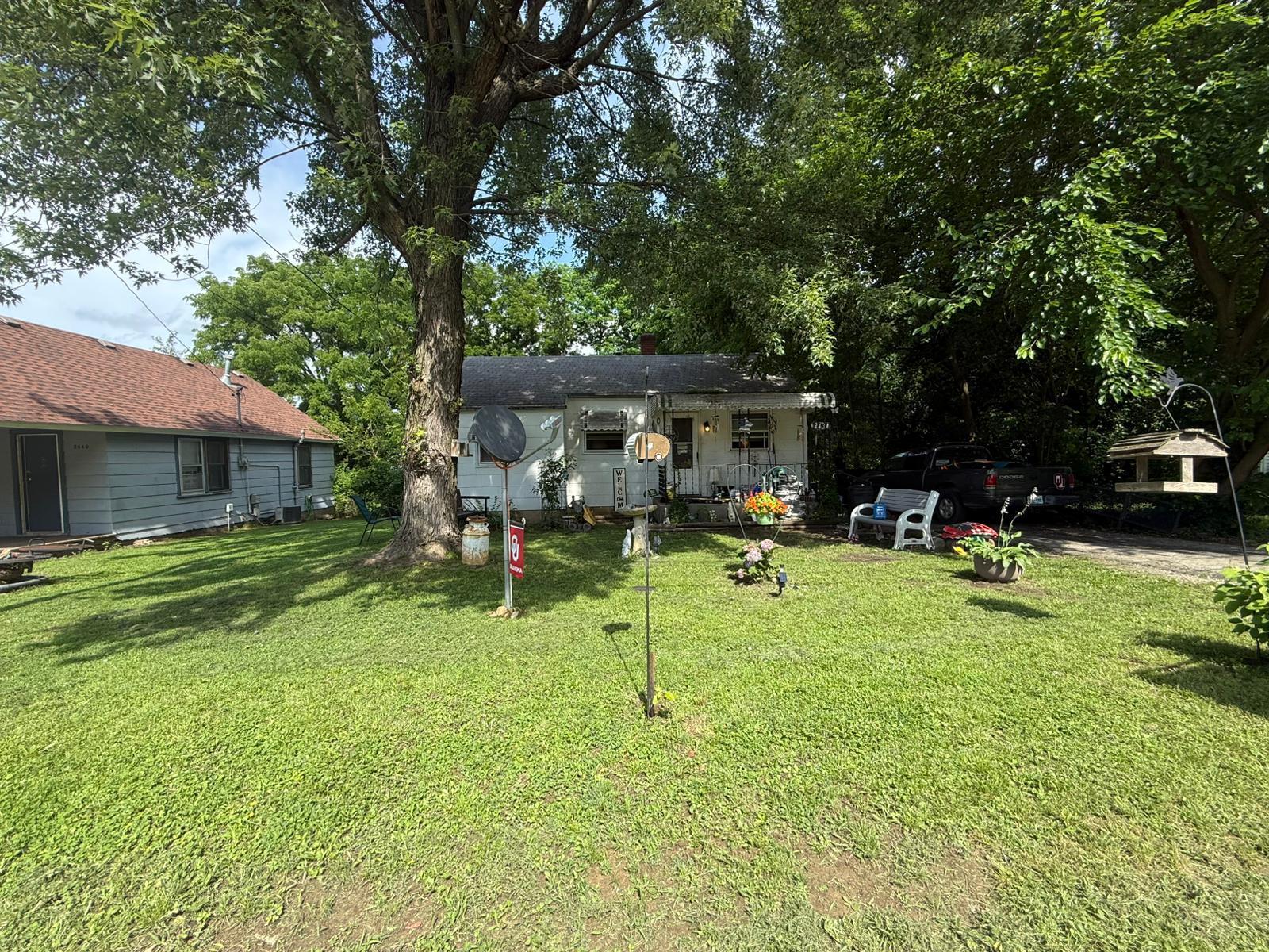 2434 North Prospect Avenue Property Photo 3