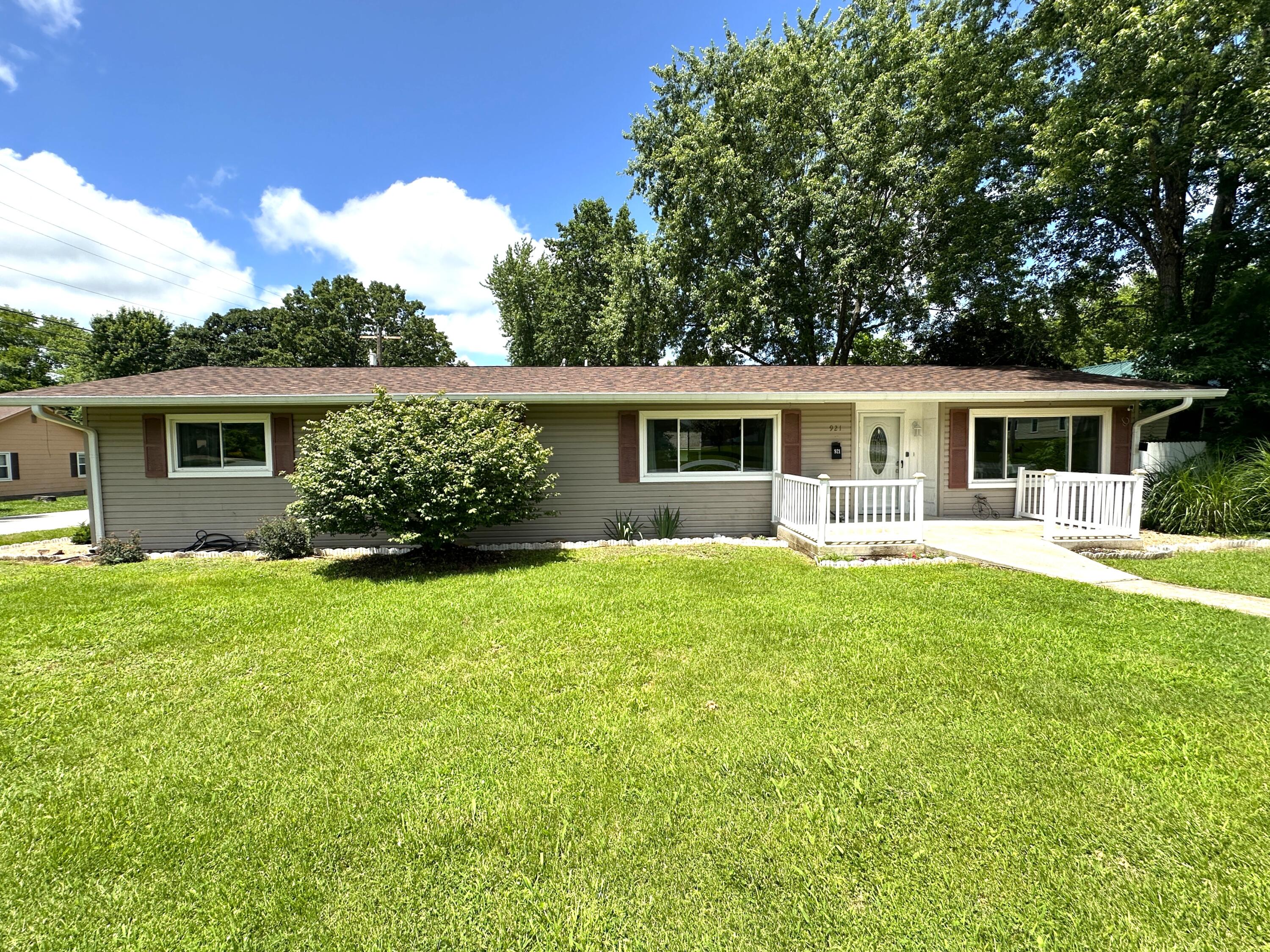 921 West Ozark Street Property Photo 1