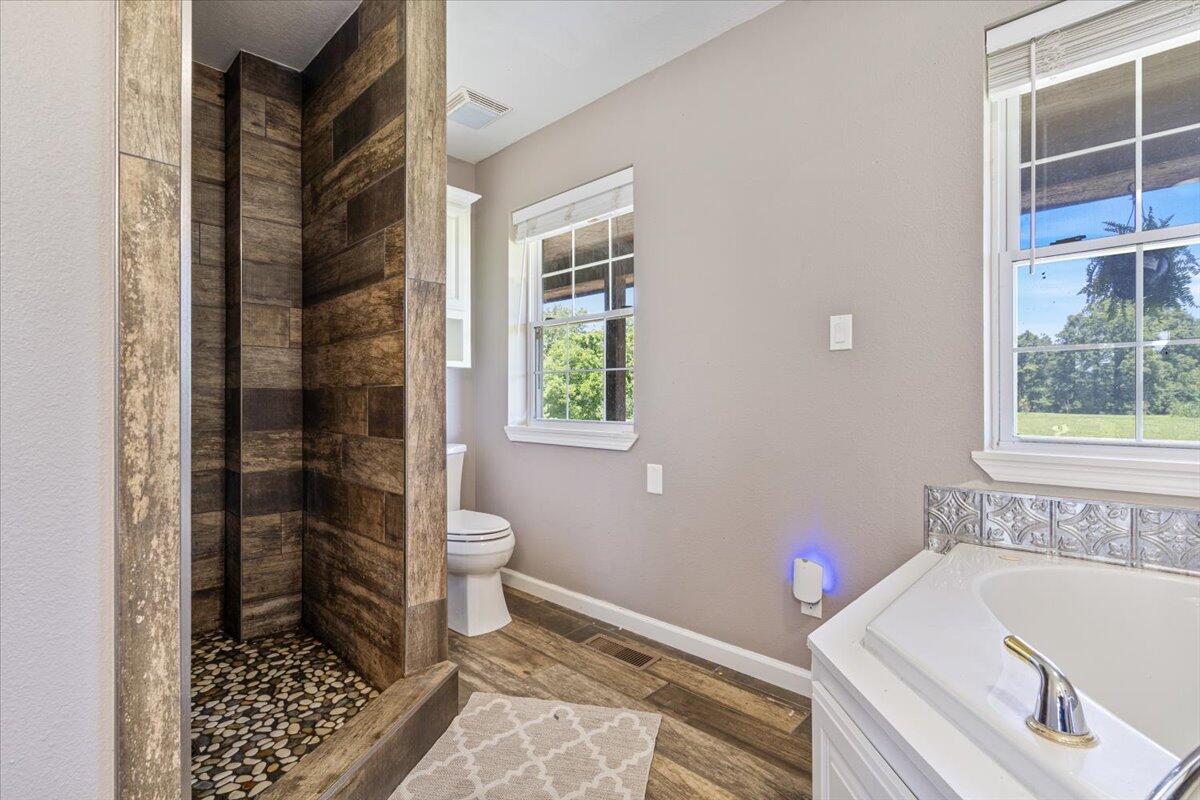 2042 Greasy Creek Lane Property Photo 15