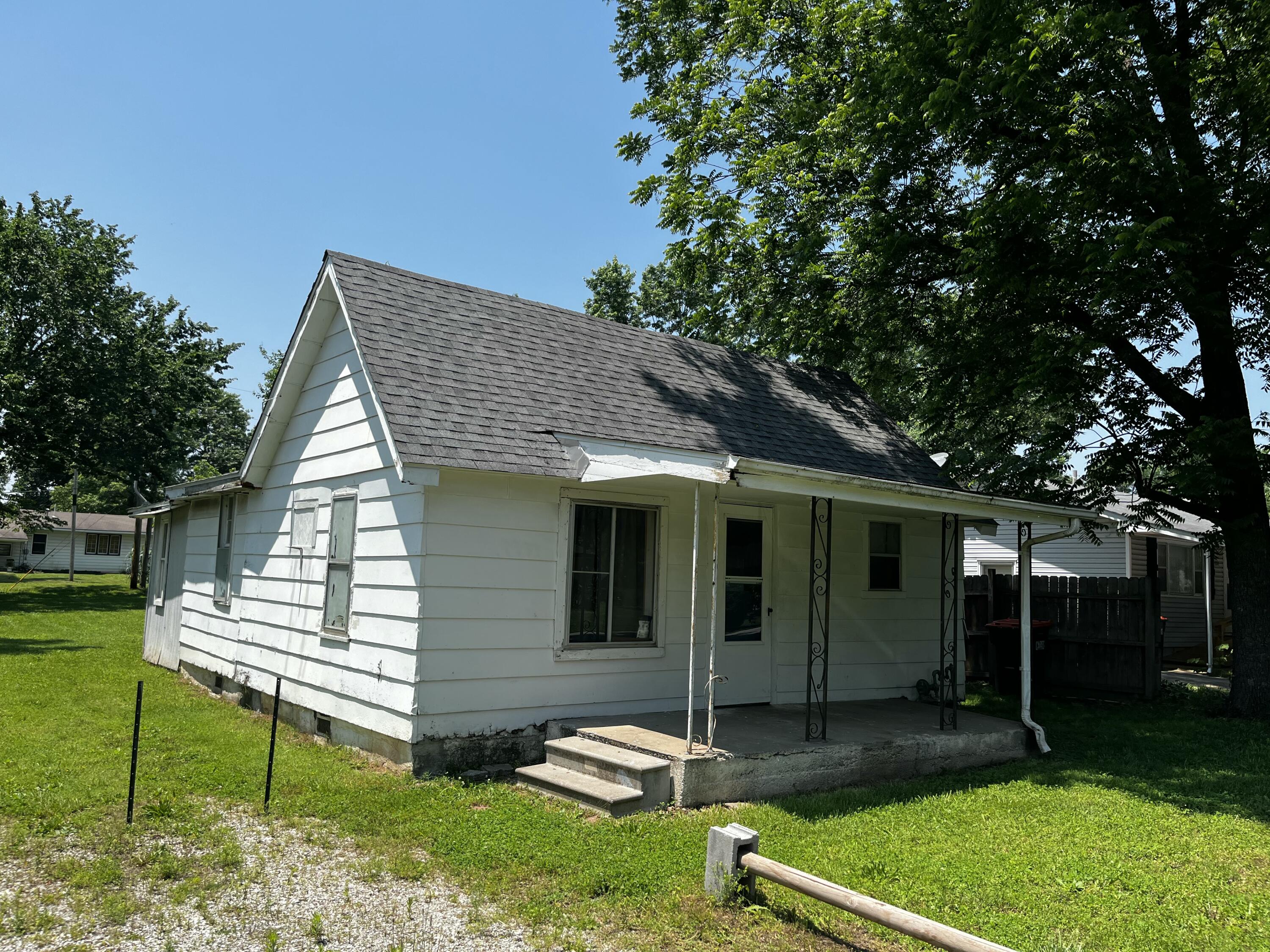 1102 Ivey Street Property Photo 1