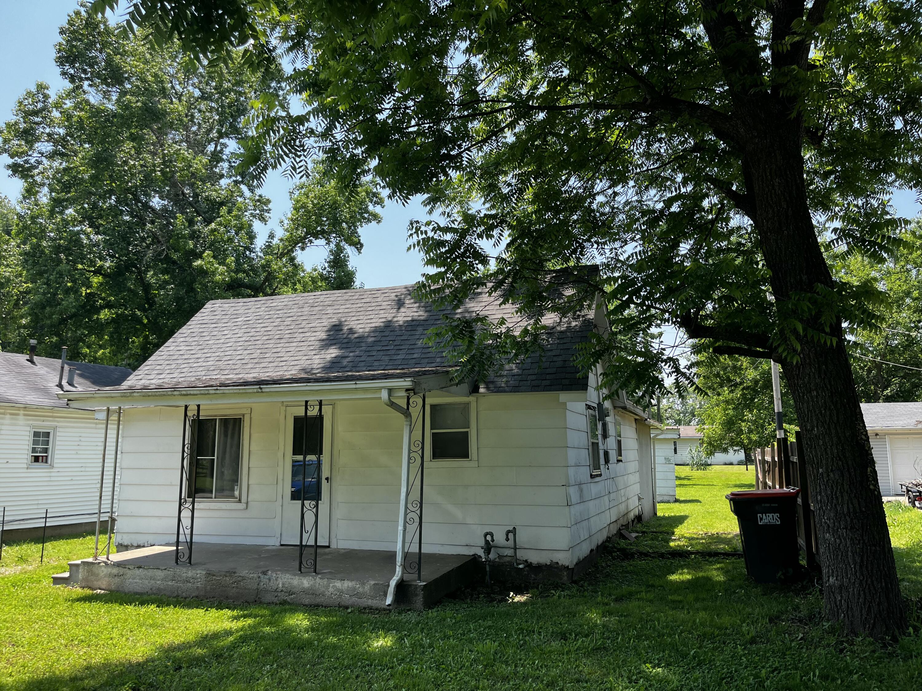 1102 Ivey Street Property Photo 2