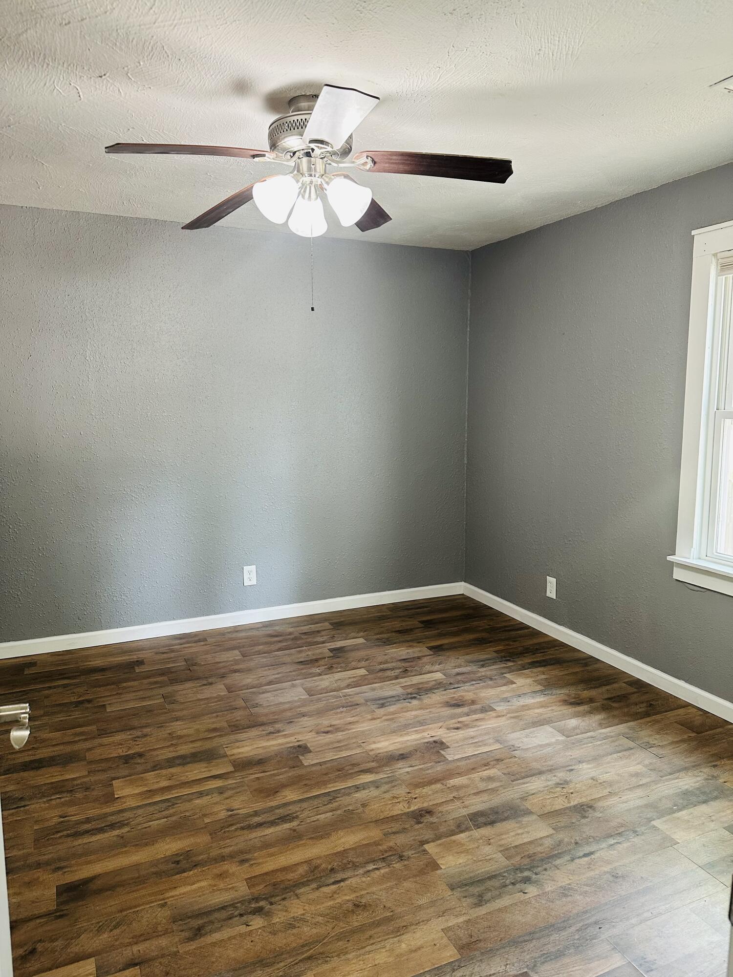652 West Hovey Street Property Photo 10