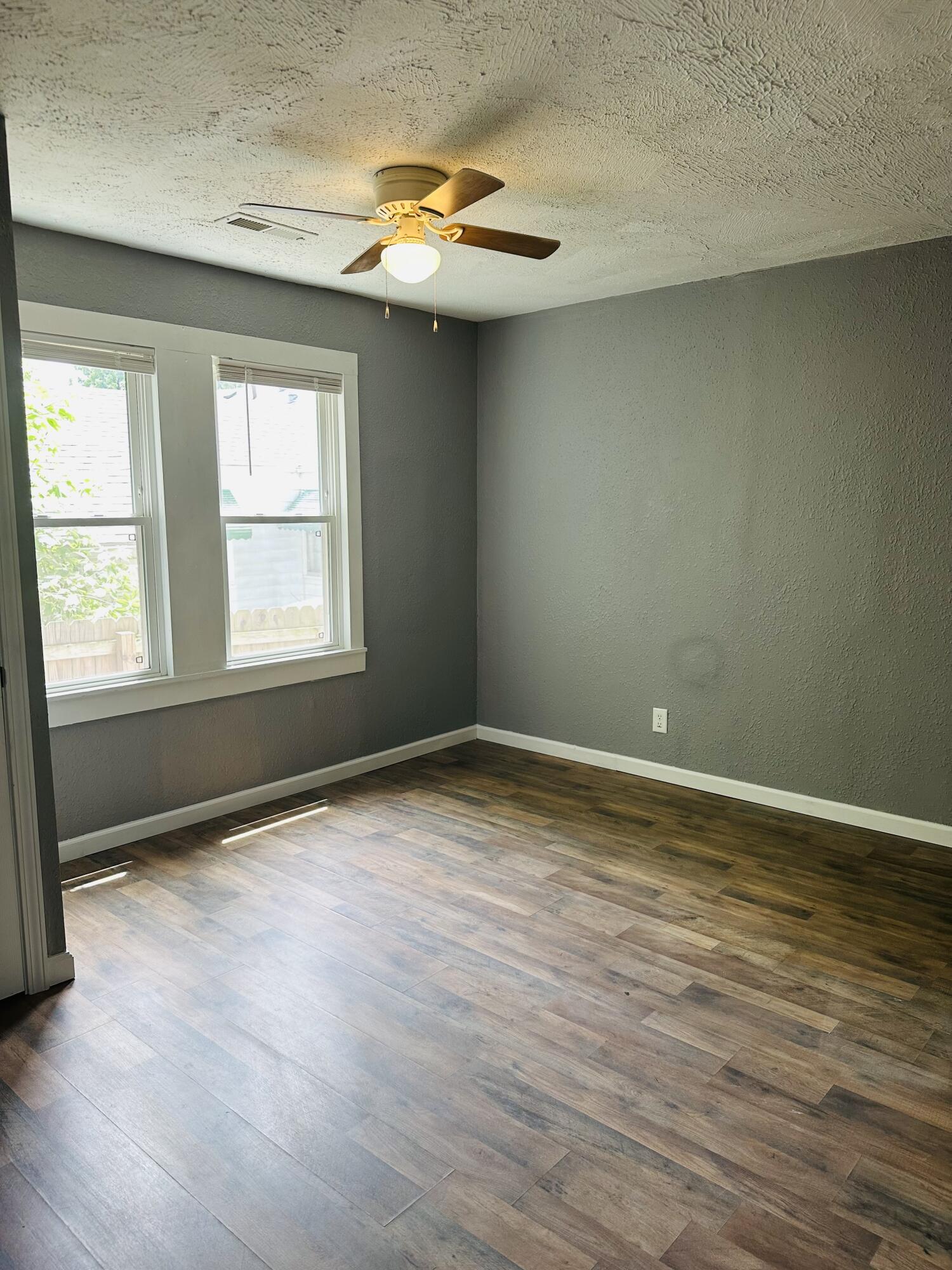 652 West Hovey Street Property Photo 11