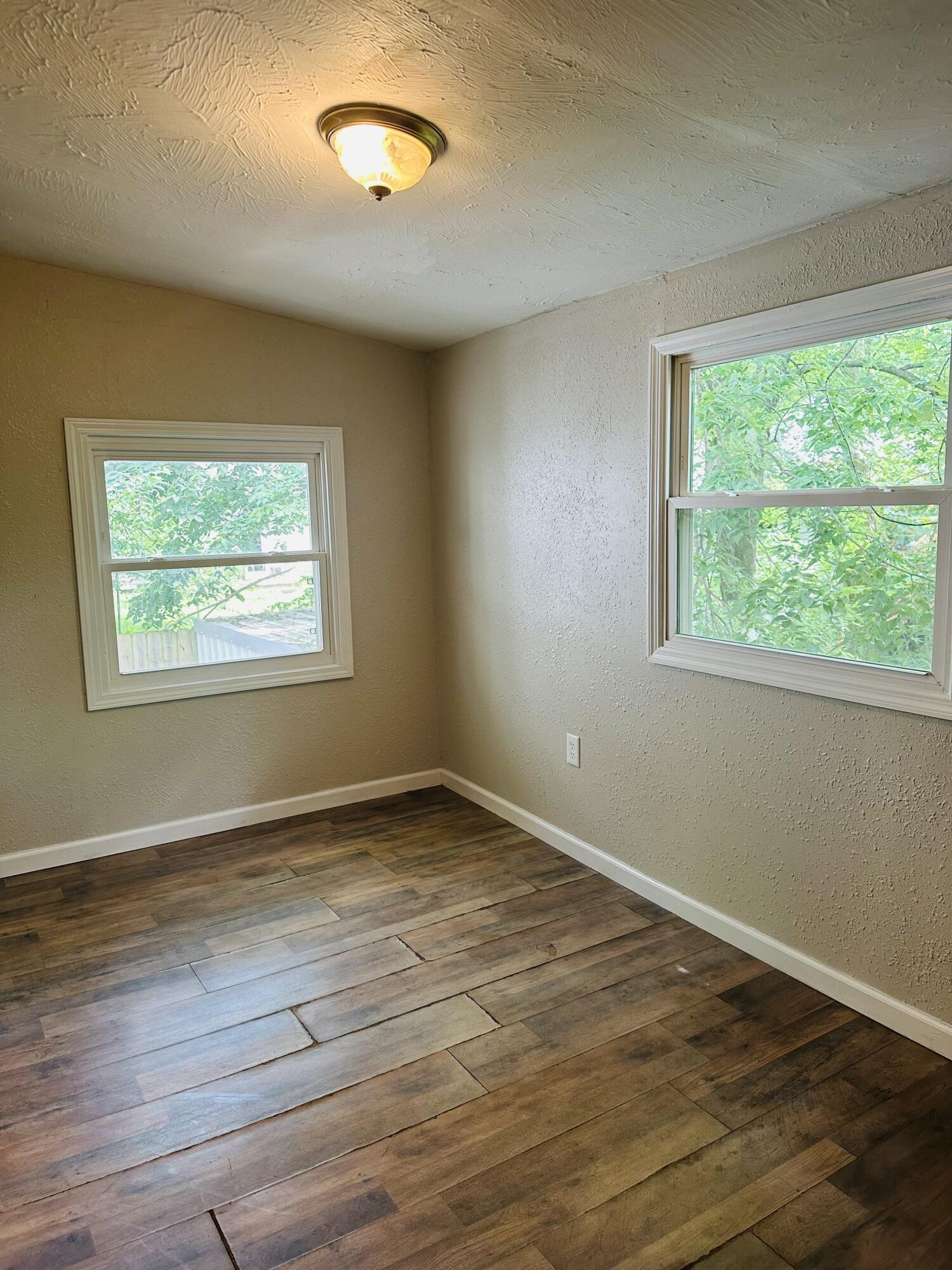 652 West Hovey Street Property Photo 12