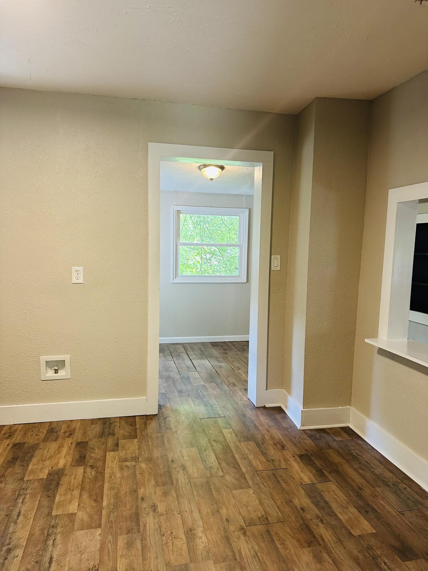 652 West Hovey Street Property Photo 17