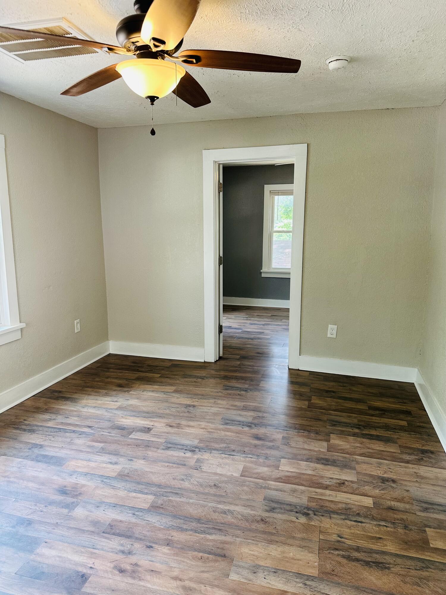 652 West Hovey Street Property Photo 19
