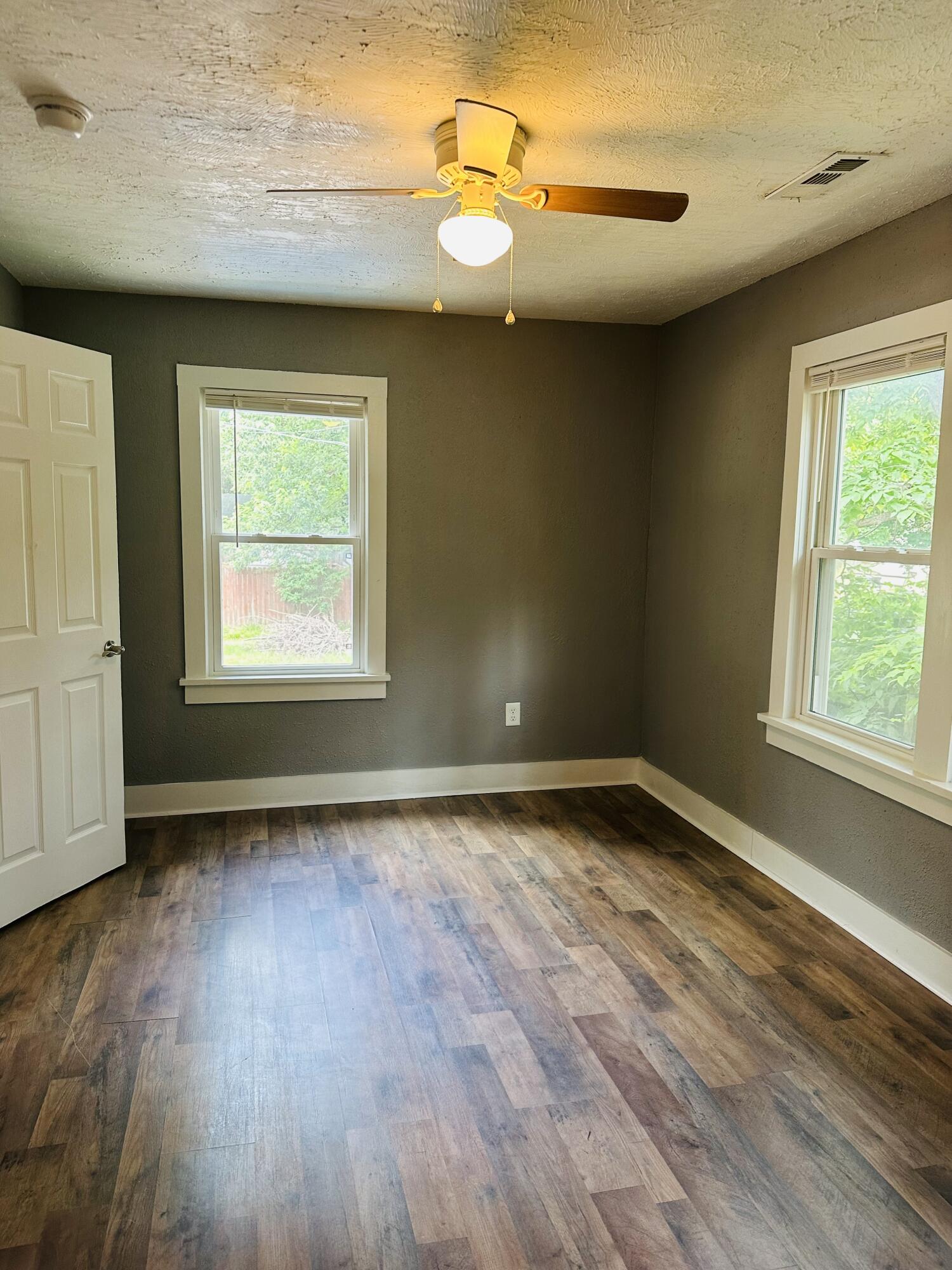 652 West Hovey Street Property Photo 21