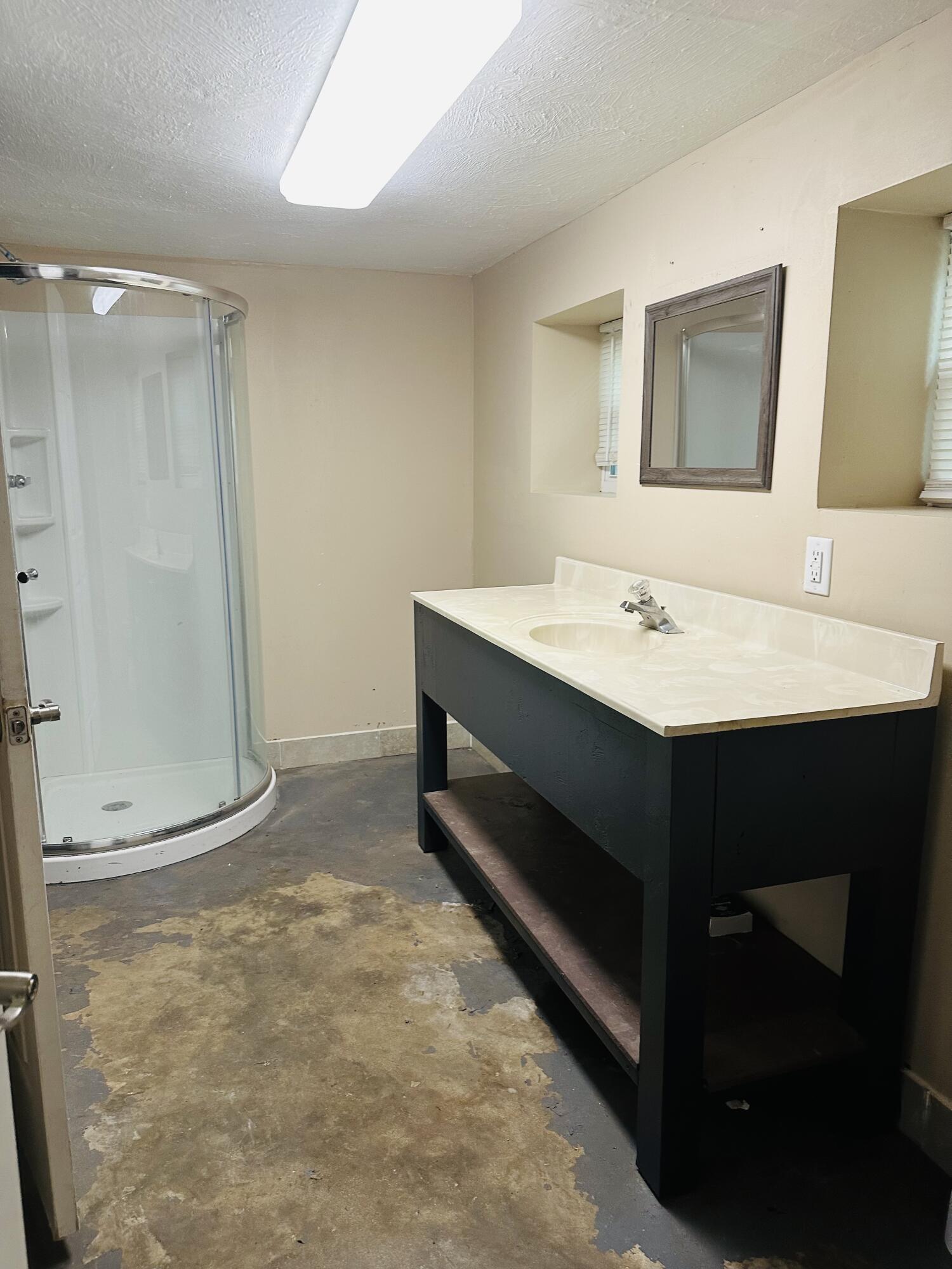 652 West Hovey Street Property Photo 27