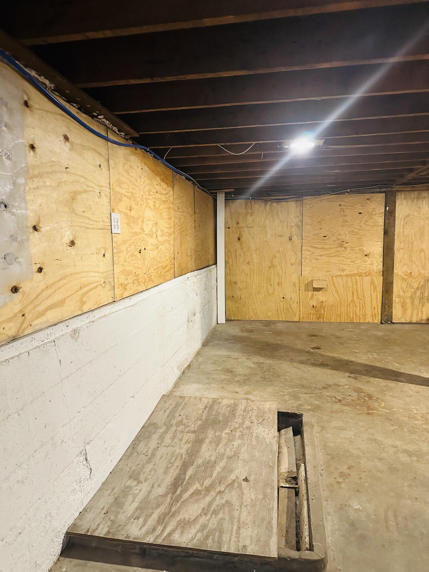 652 West Hovey Street Property Photo 29