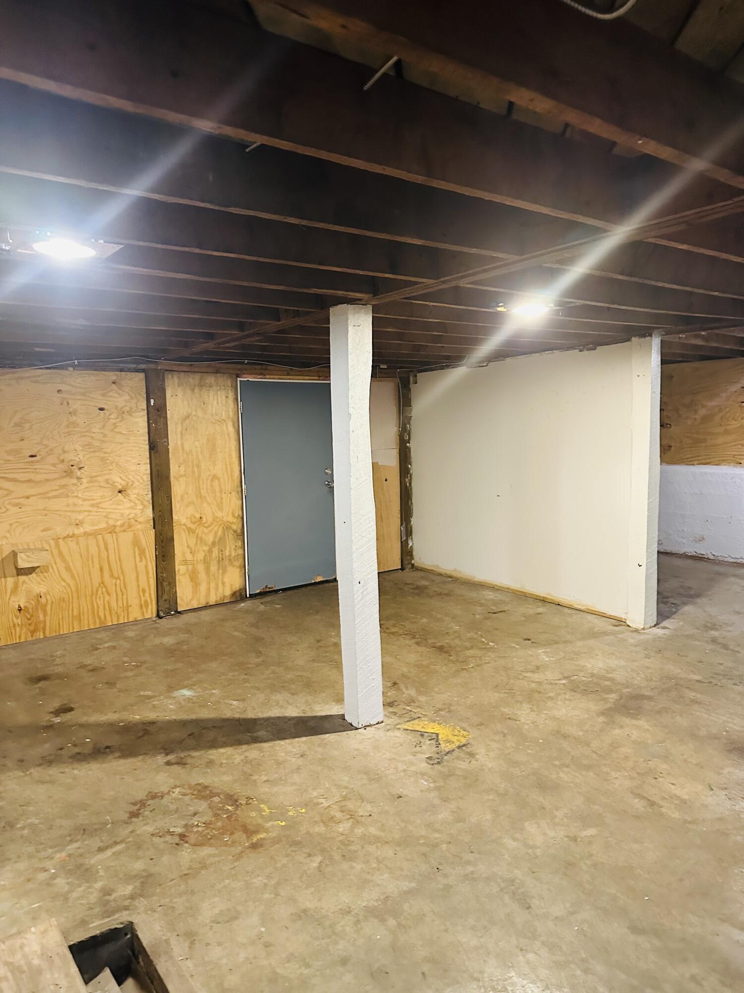 652 West Hovey Street Property Photo 30