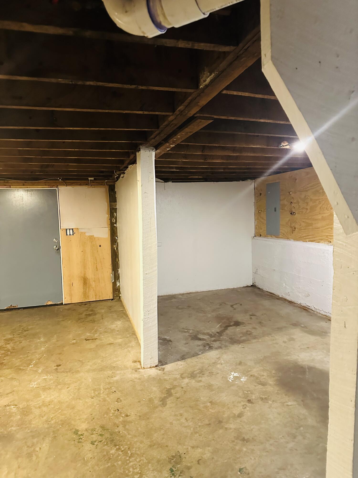 652 West Hovey Street Property Photo 33