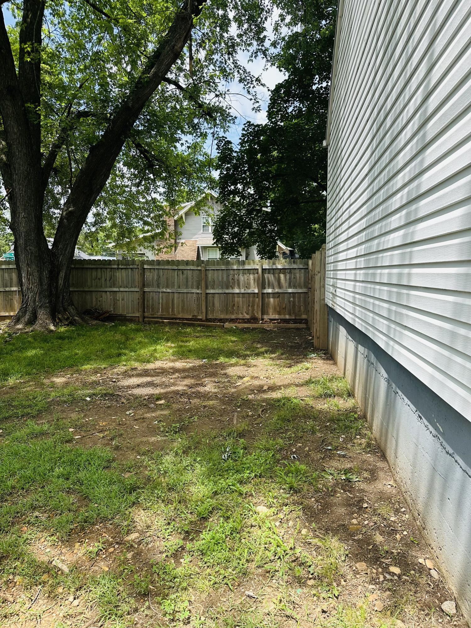 652 West Hovey Street Property Photo 38