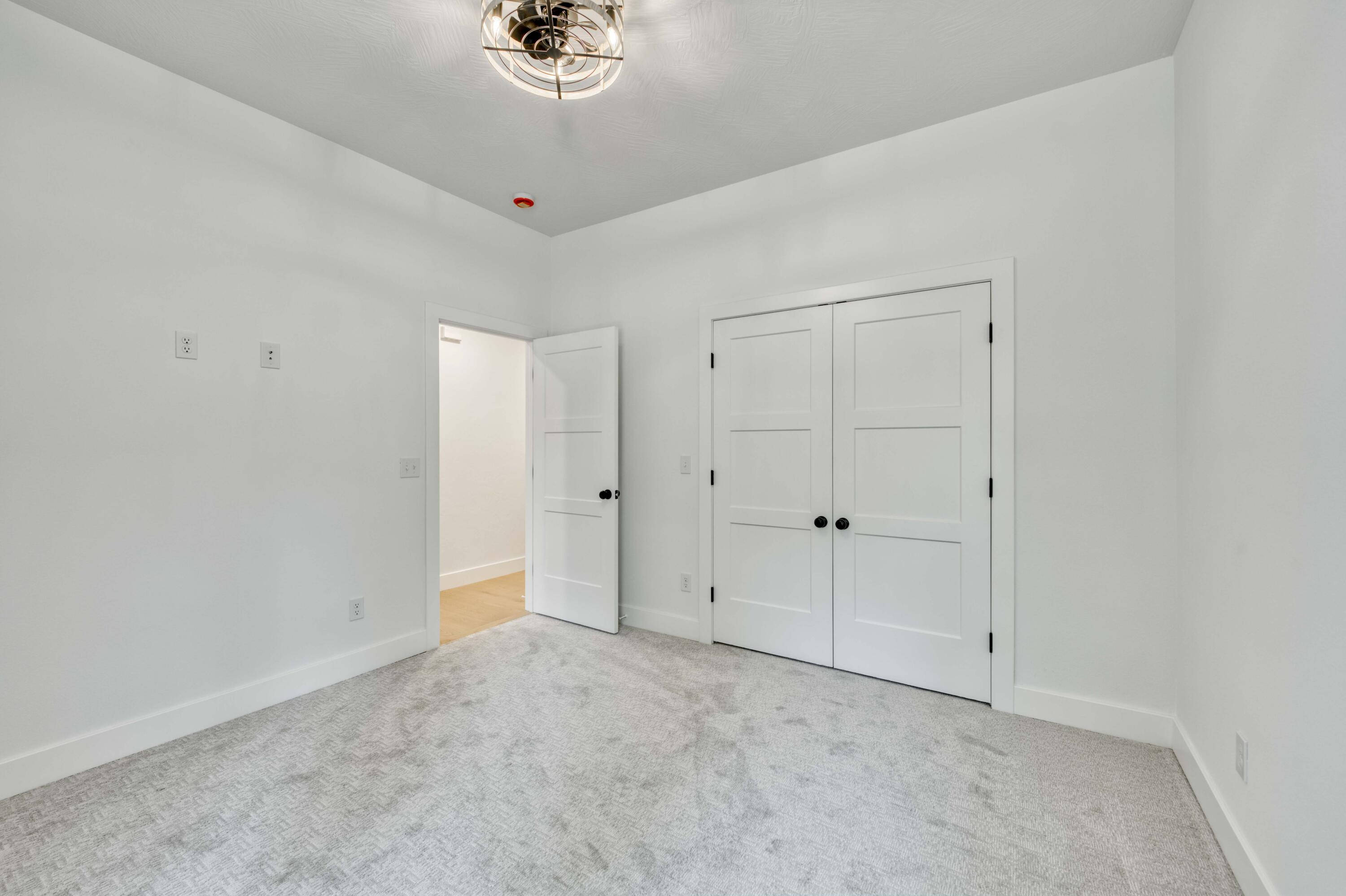 1512 West Parkview Street Property Photo 36