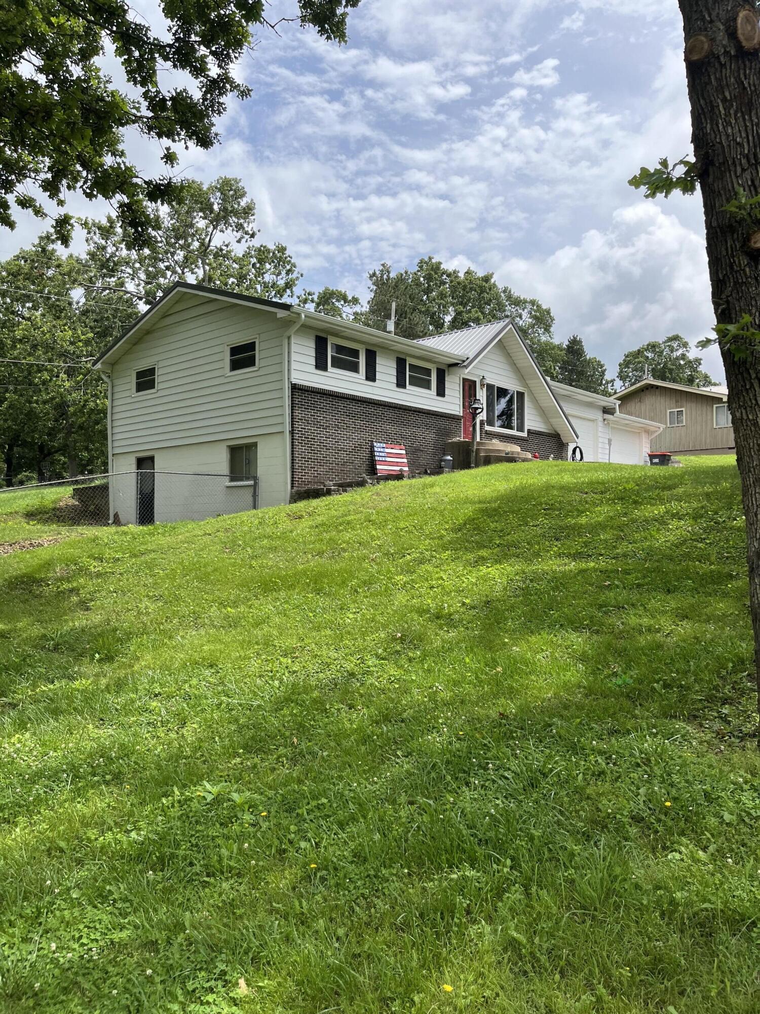 111 Robinhood Drive Property Photo 6