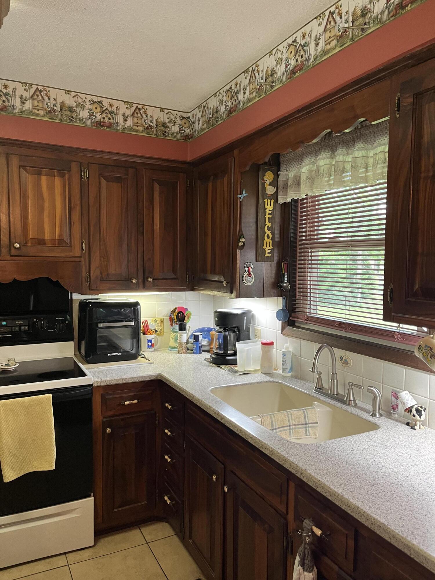111 Robinhood Drive Property Photo 14
