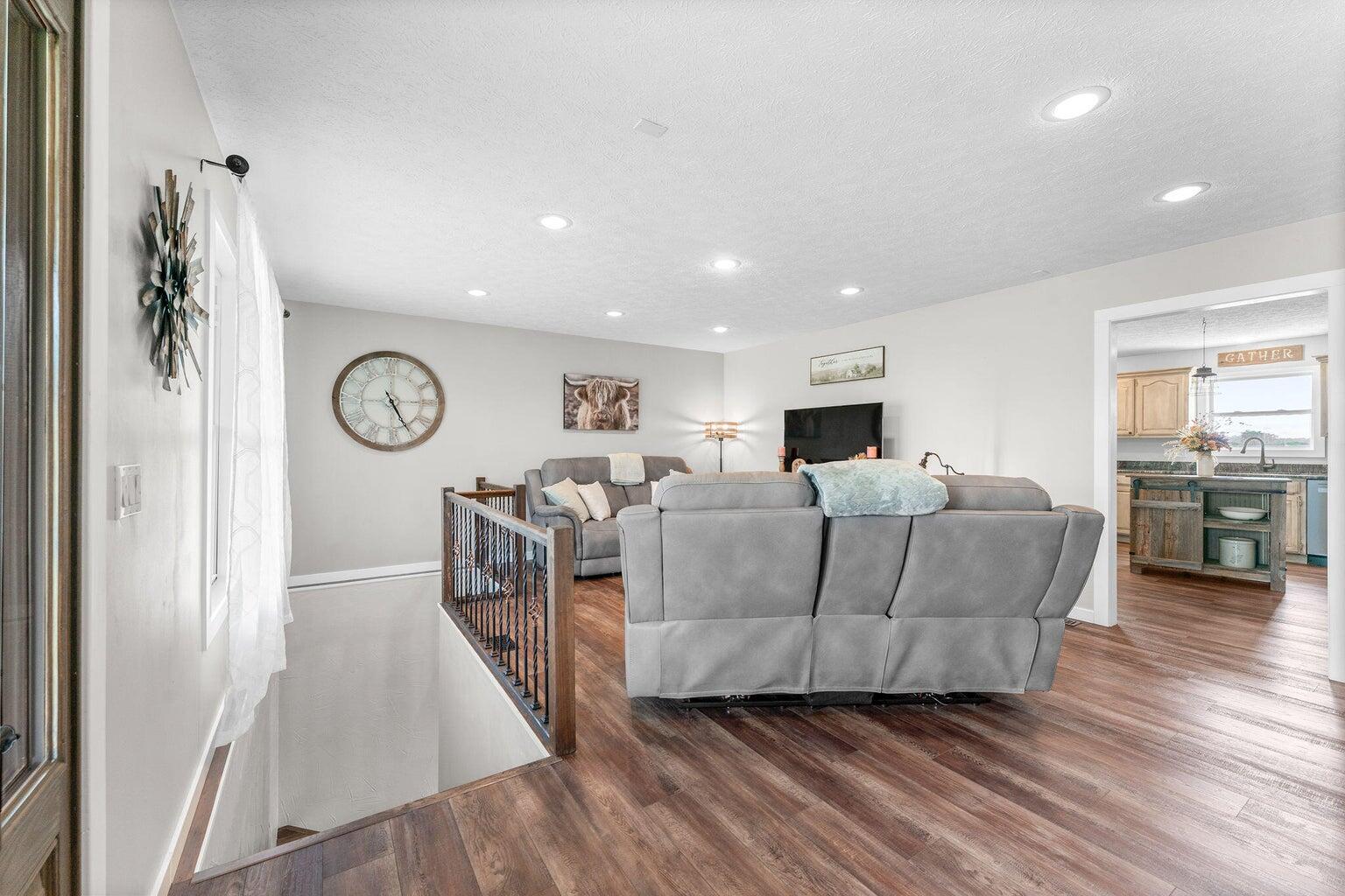 5376-b South 140th Road Property Photo 6