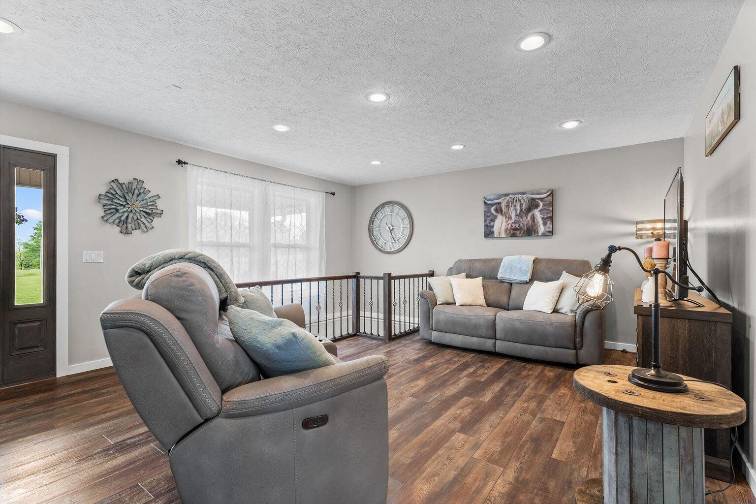 5376-b South 140th Road Property Photo 7