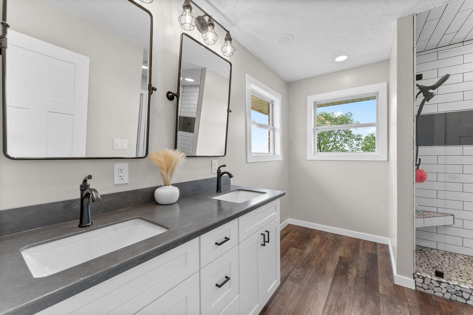 5376-b South 140th Road Property Photo 15