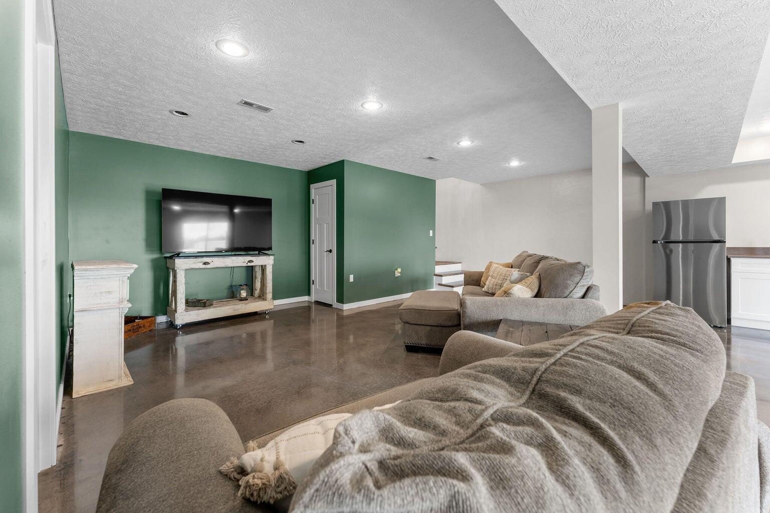 5376-b South 140th Road Property Photo 26