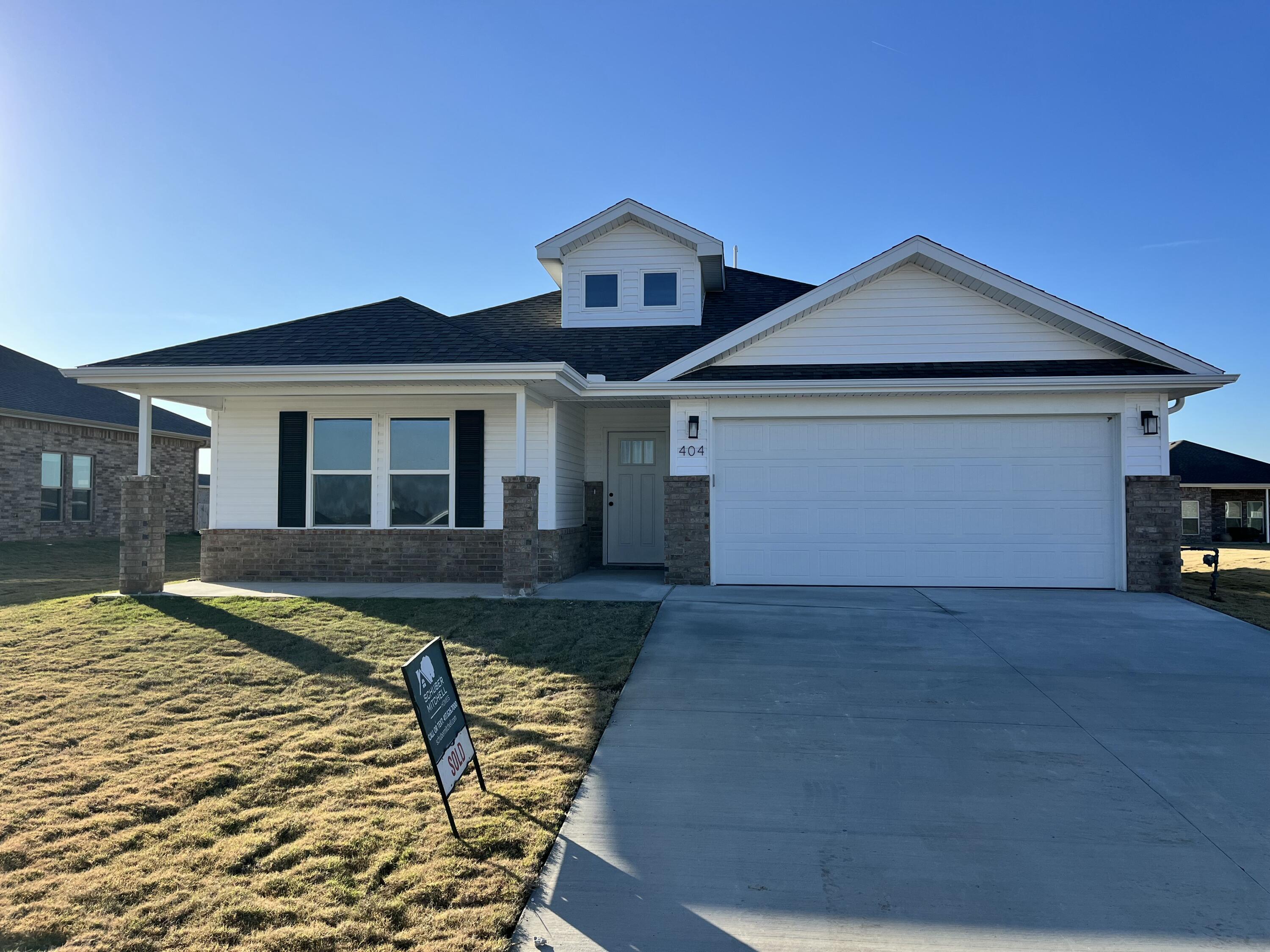 404 Molly Dean Drive Property Photo 1