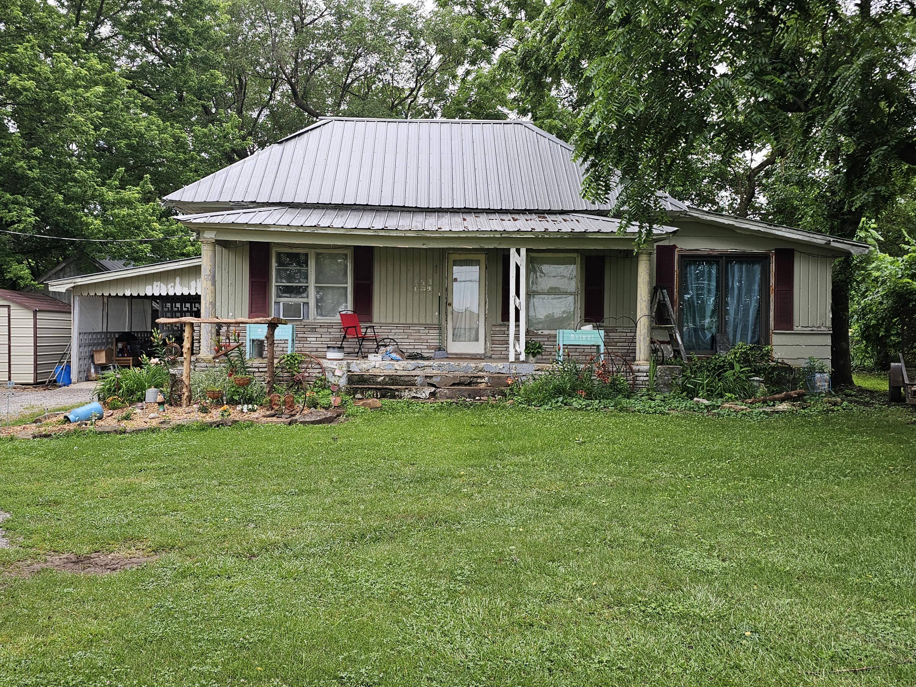 502 South Gilman Avenue Property Photo 1