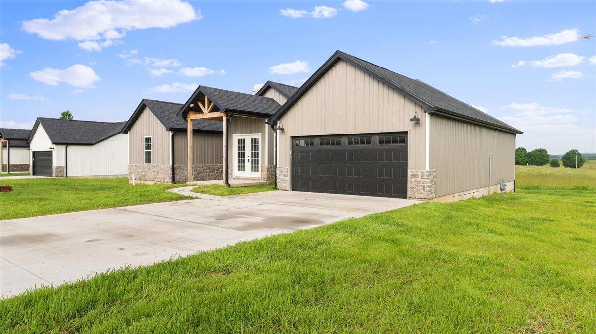 2605 Country Drive Property Photo 3