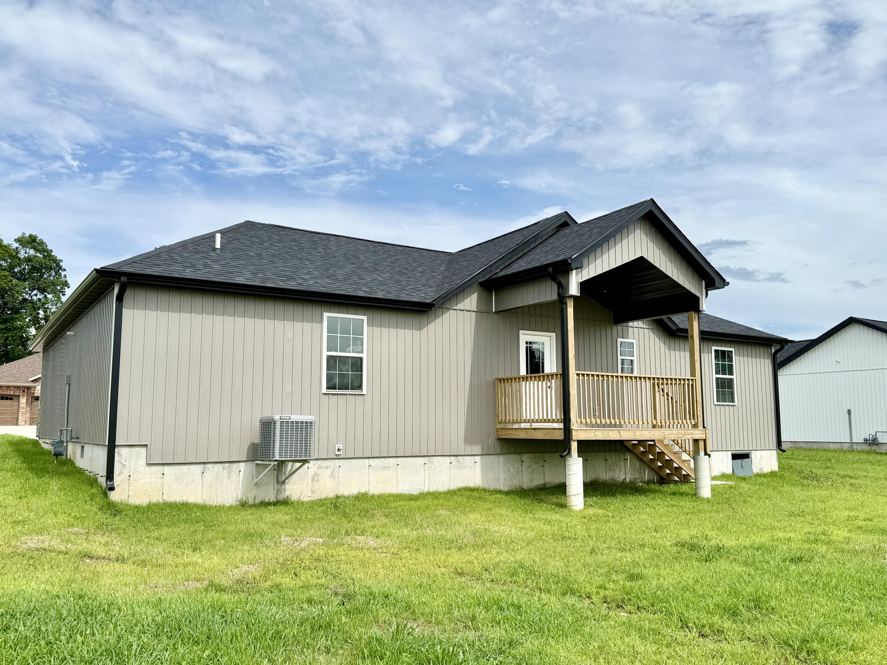 2605 Country Drive Property Photo 5
