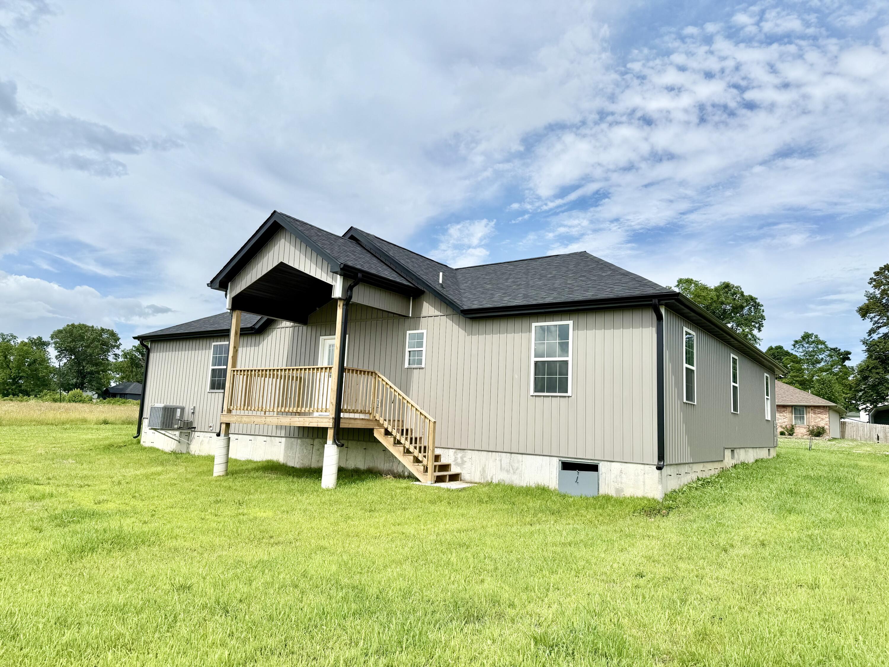 2605 Country Drive Property Photo 6