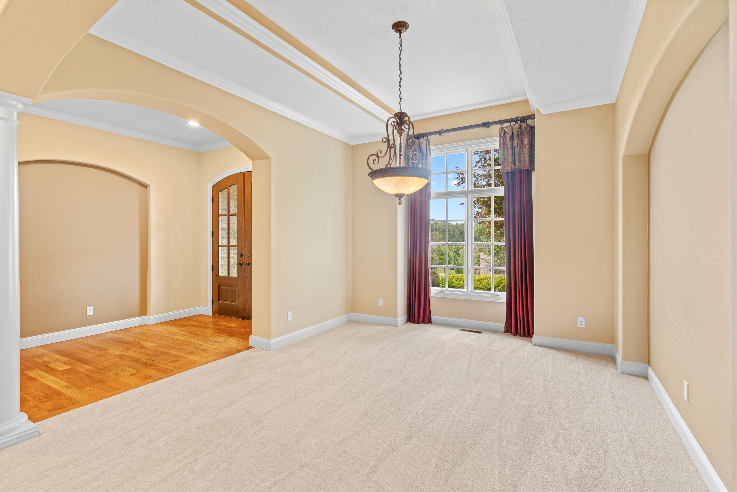 4715 Cobble Creek Drive Property Photo 8