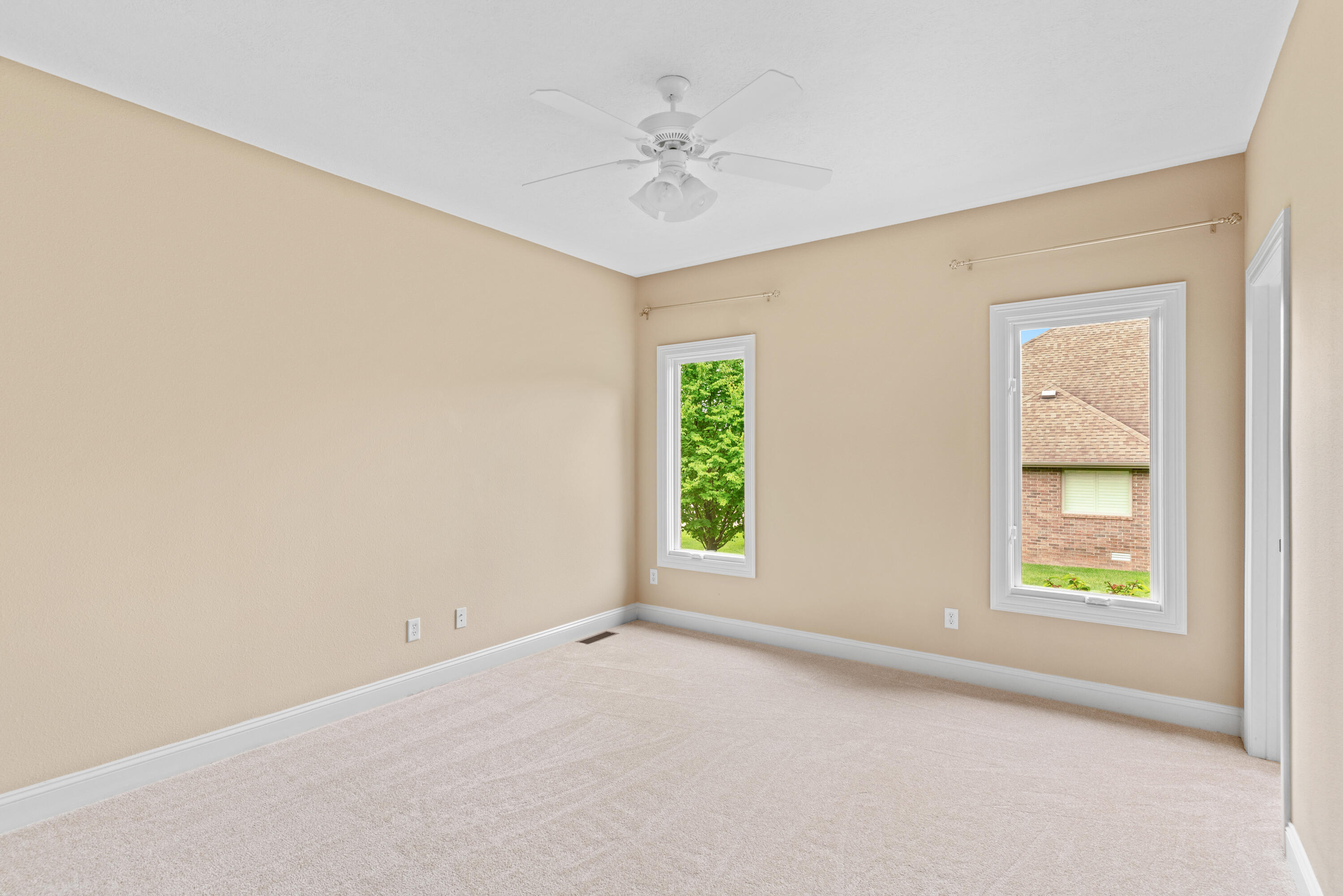 4715 Cobble Creek Drive Property Photo 24
